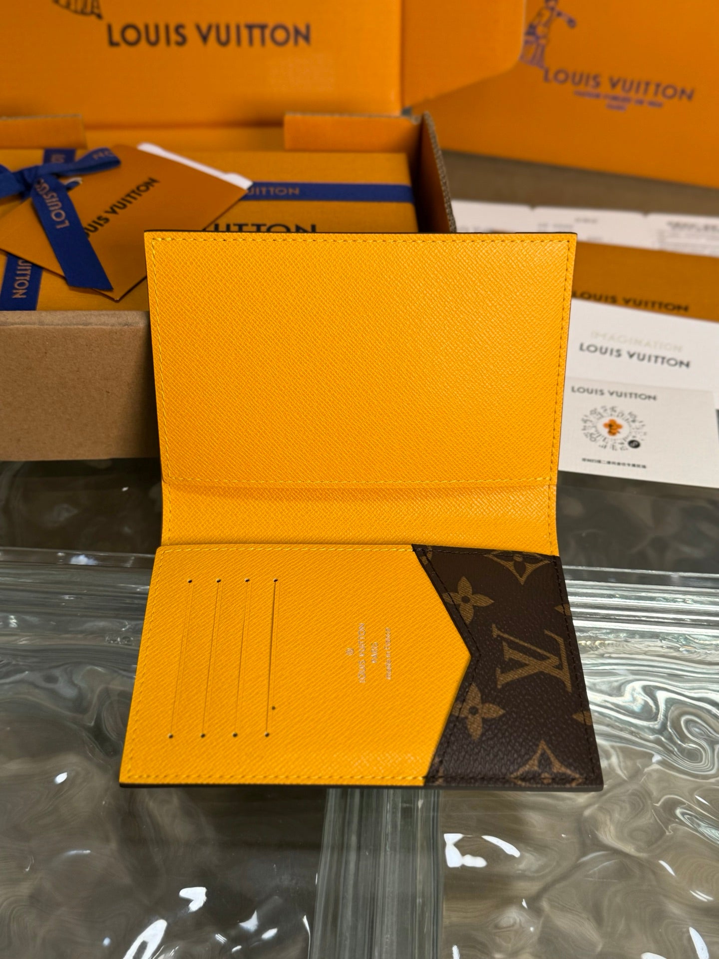 路L家-M12827  Colormania護照卡包-橘黃色