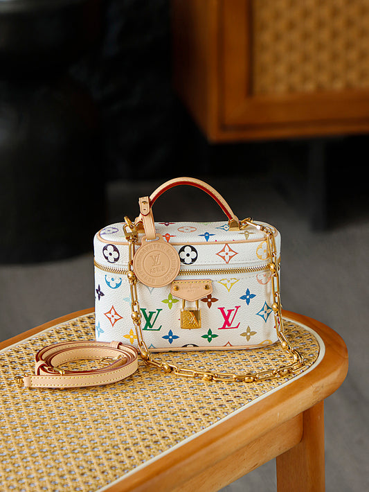路L家-M13662 Vanity Pouch-白彩