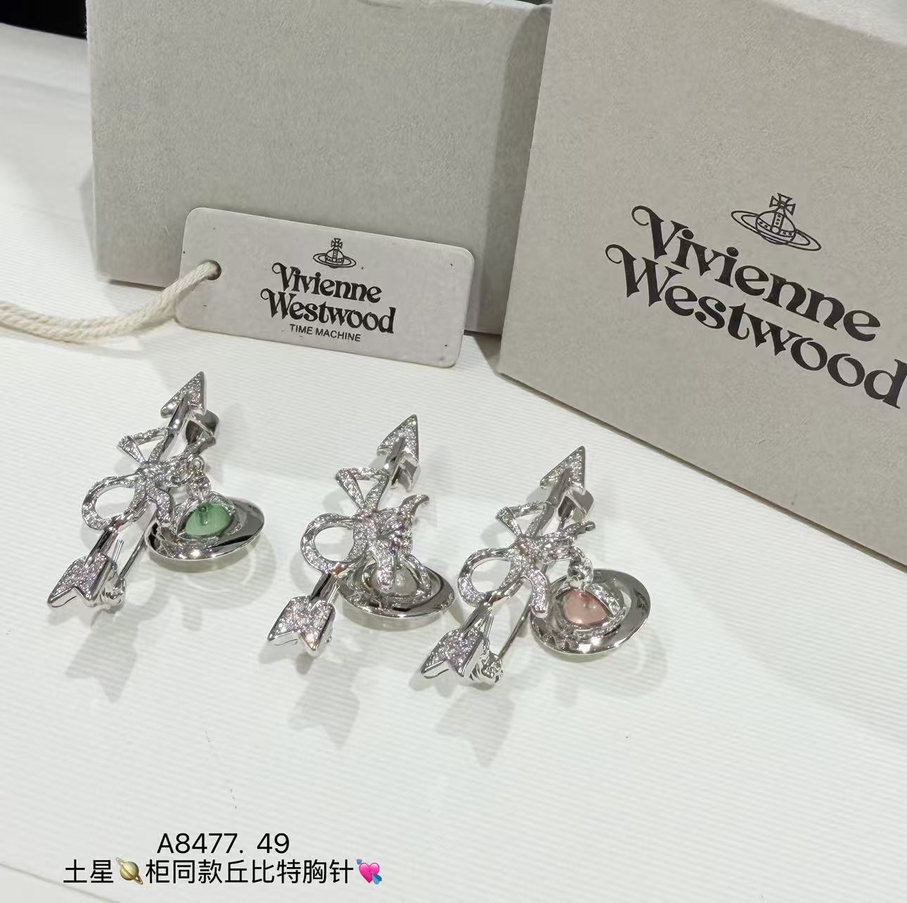Vivienne westwood-胸針20260615