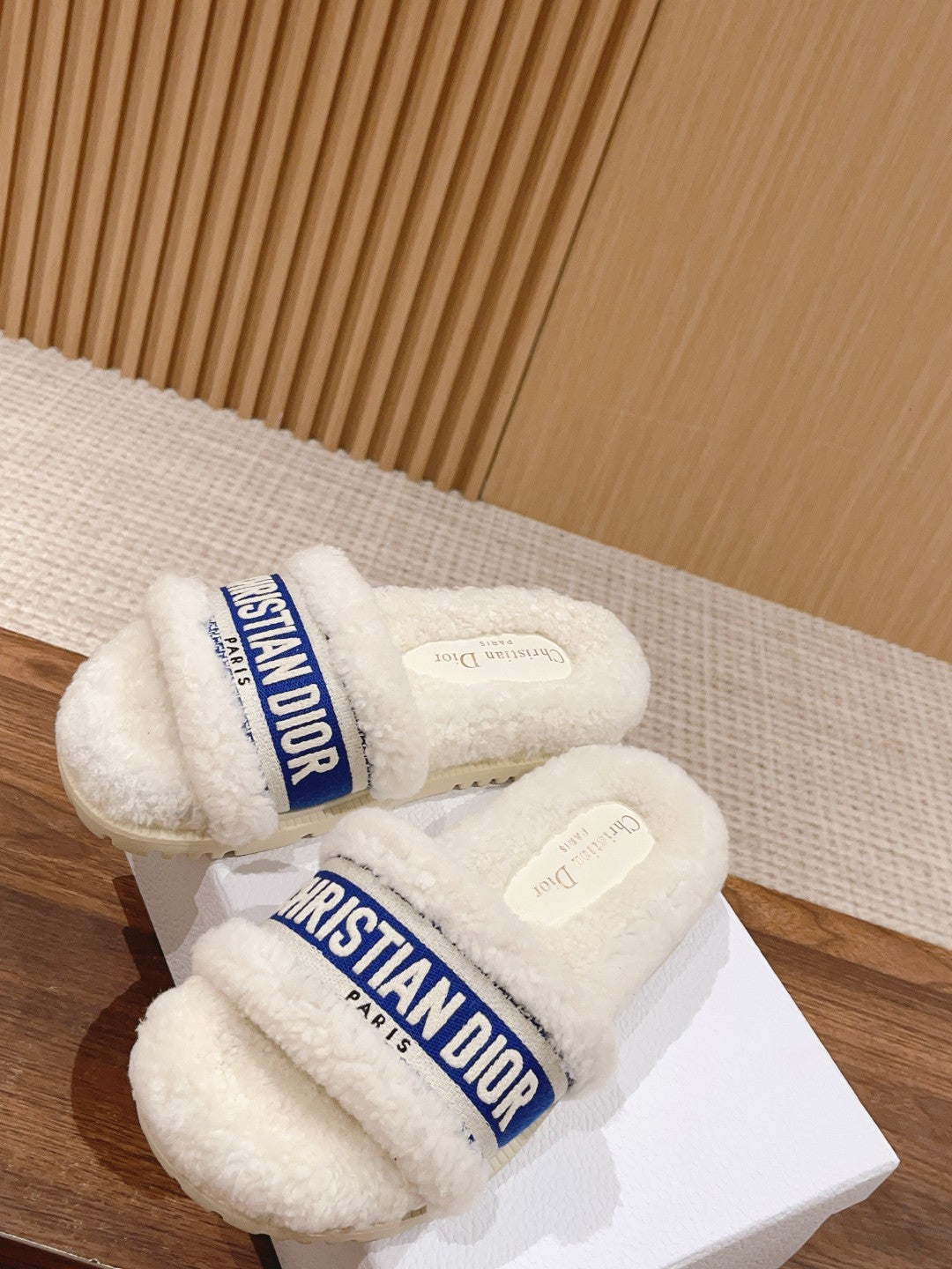 迪D家-絨毛厚底拖鞋 中藍色刺繡