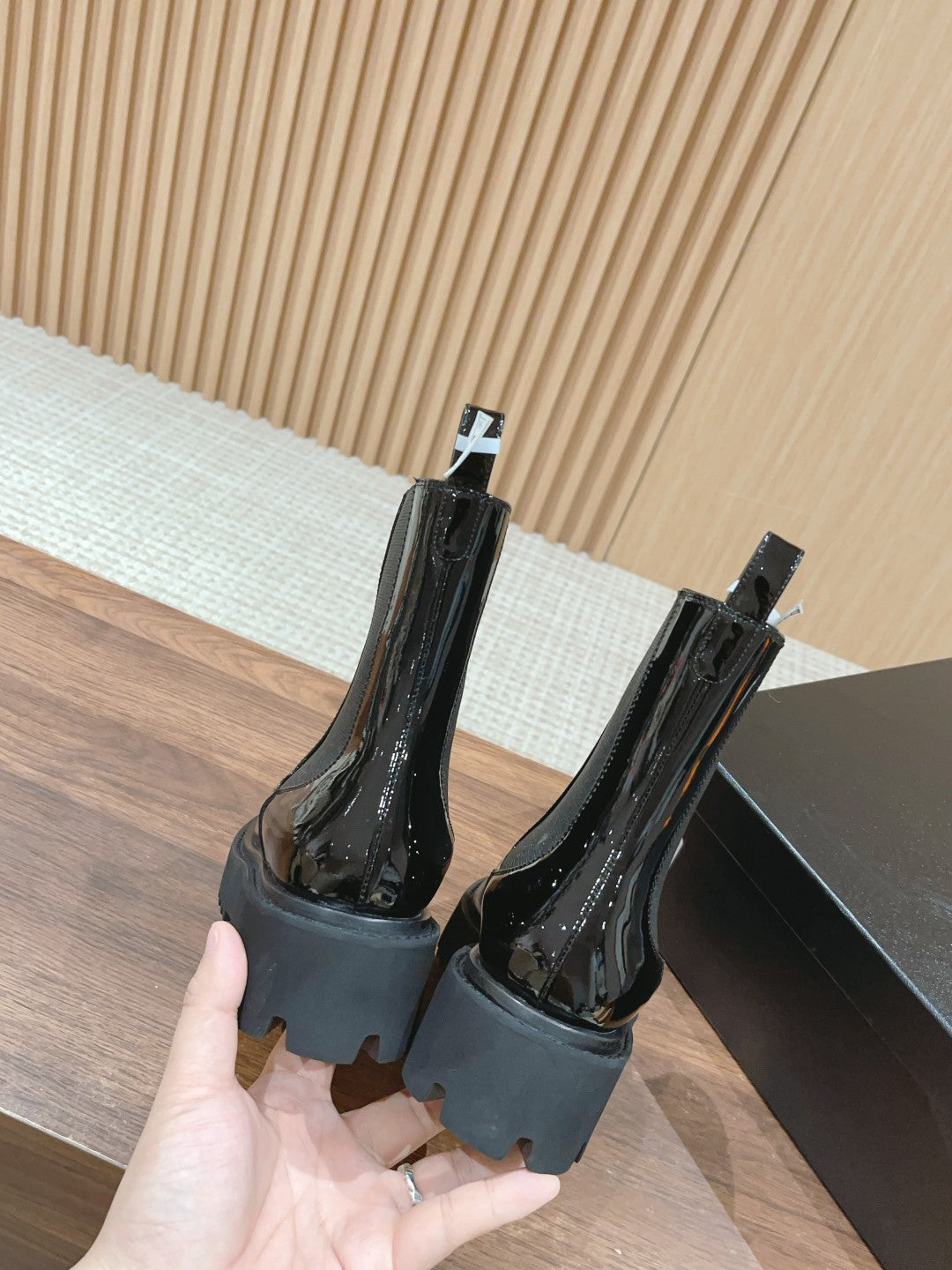 小香家-厚底短靴 漆皮黑色