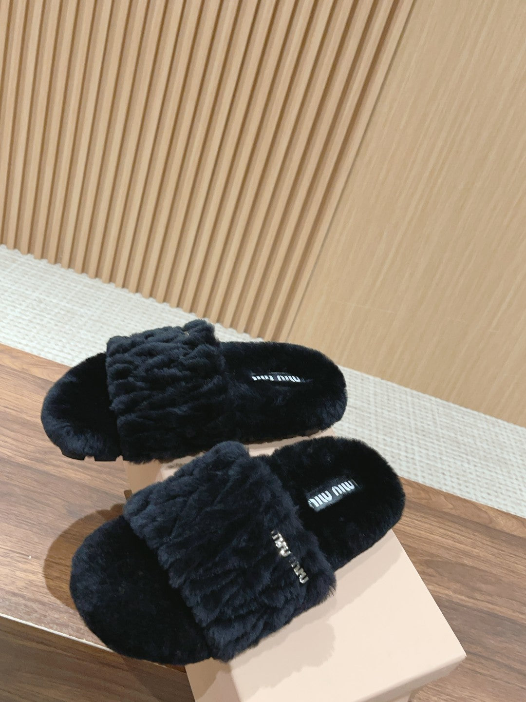 穆M家-2023秋冬毛拖 黑色