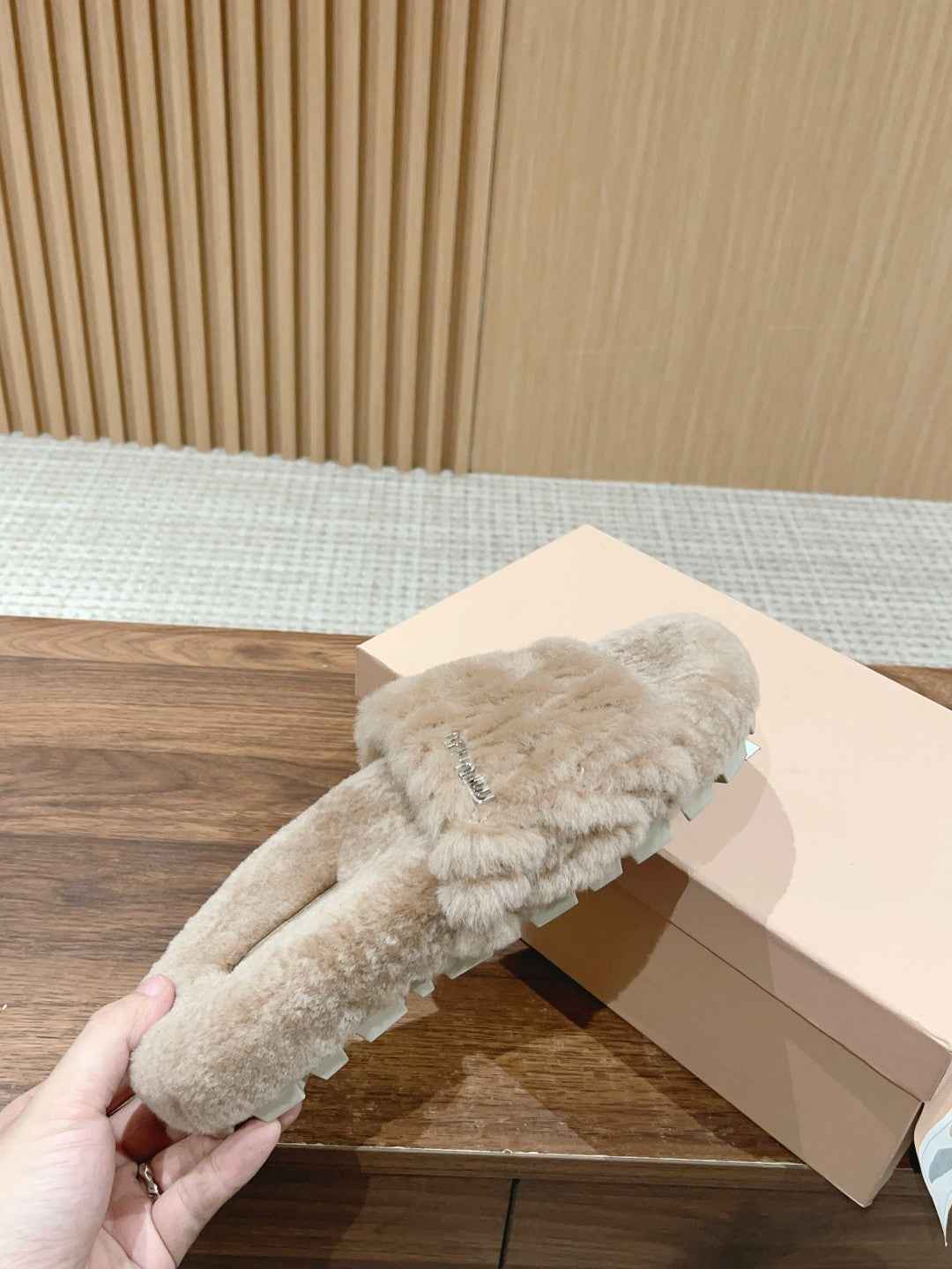 穆M家-2023秋冬毛拖 卡其色