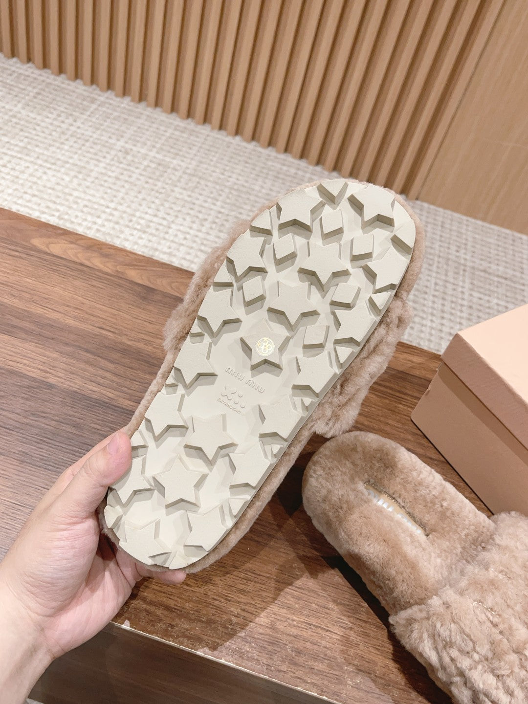 穆M家-2023秋冬毛拖 卡其色