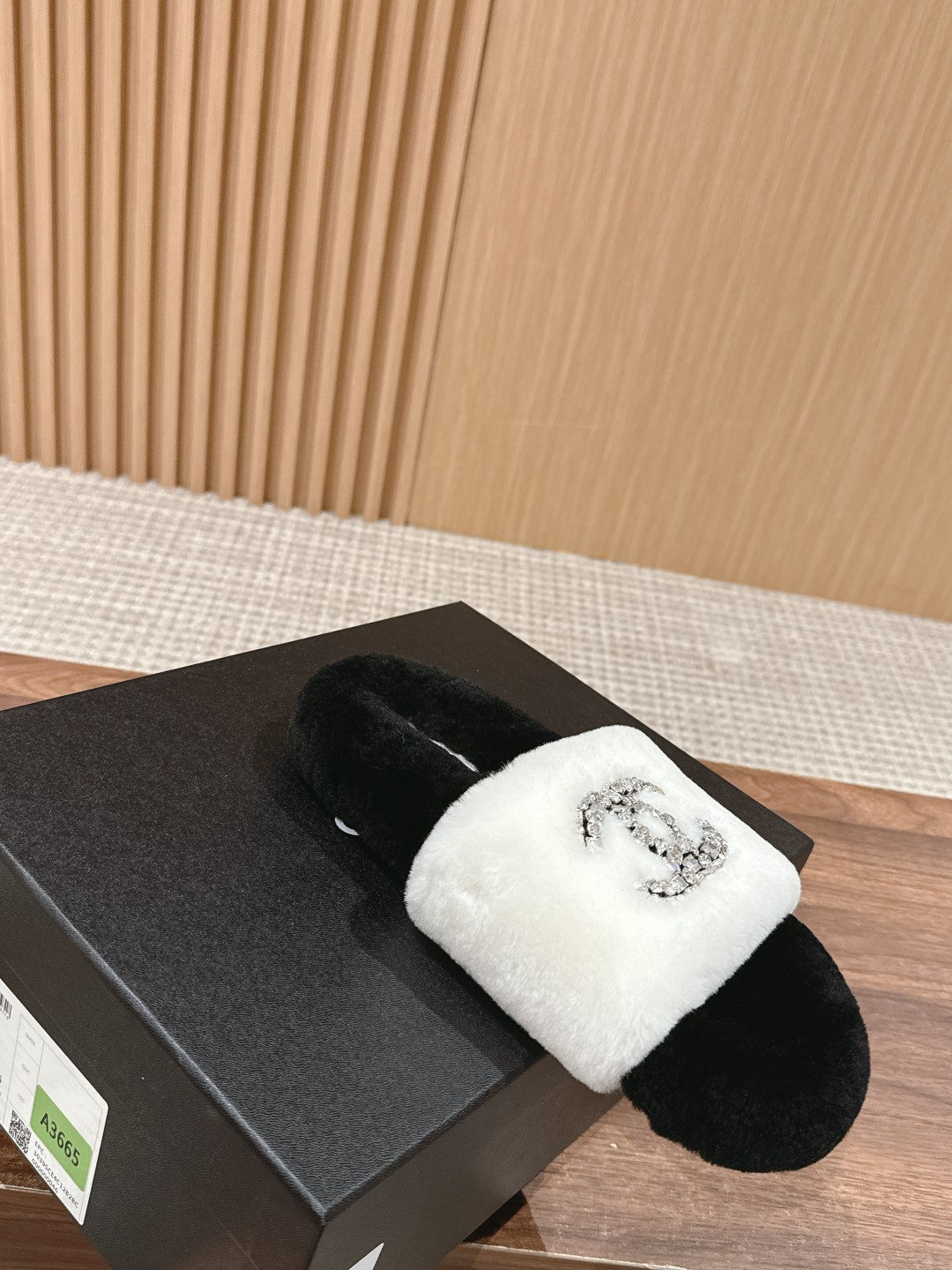 小香家-水鑽毛拖 白色