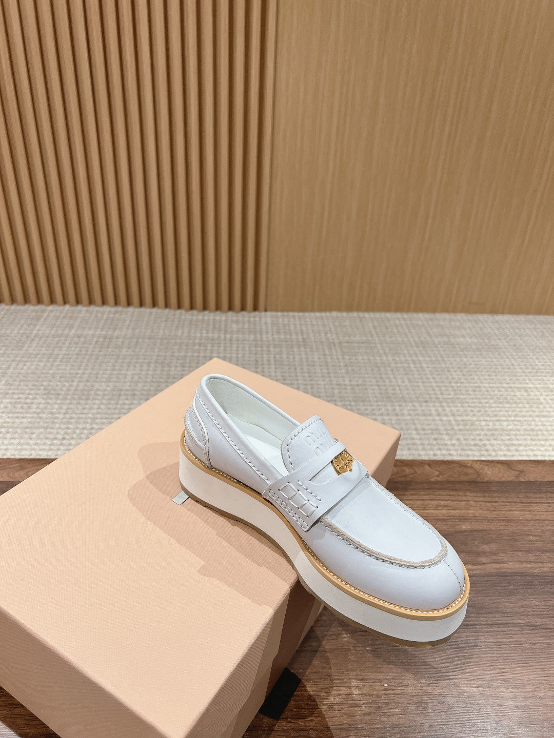 穆M家-2024 厚底樂福鞋 白色