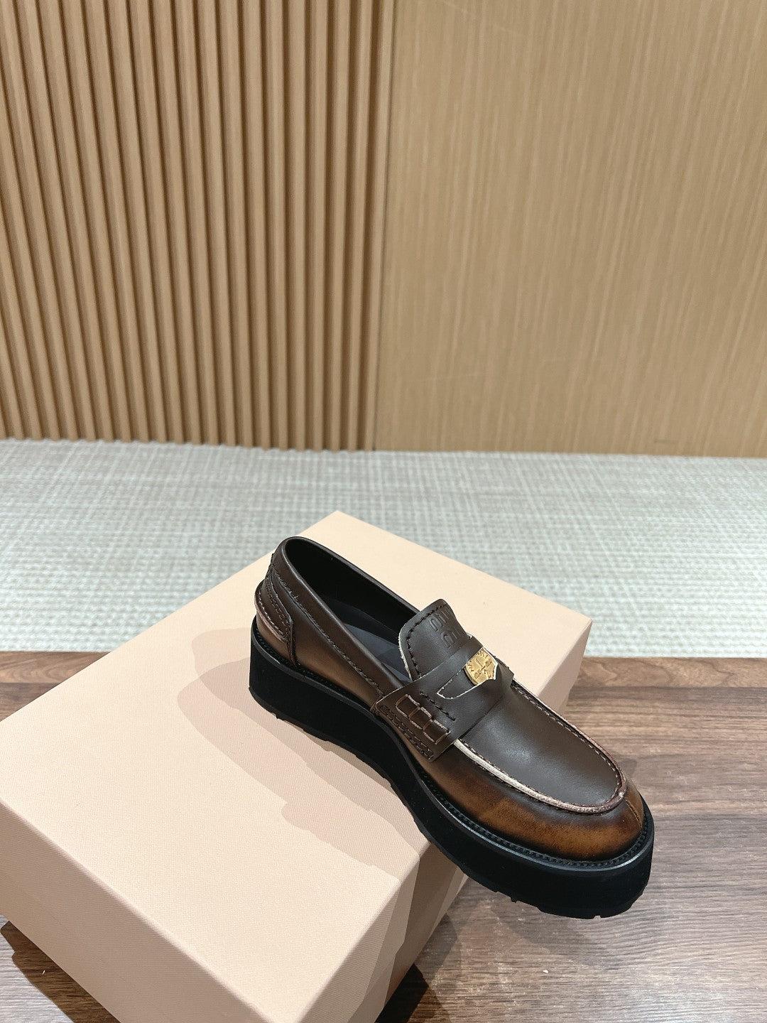 穆M家-2024 厚底樂福鞋 咖色