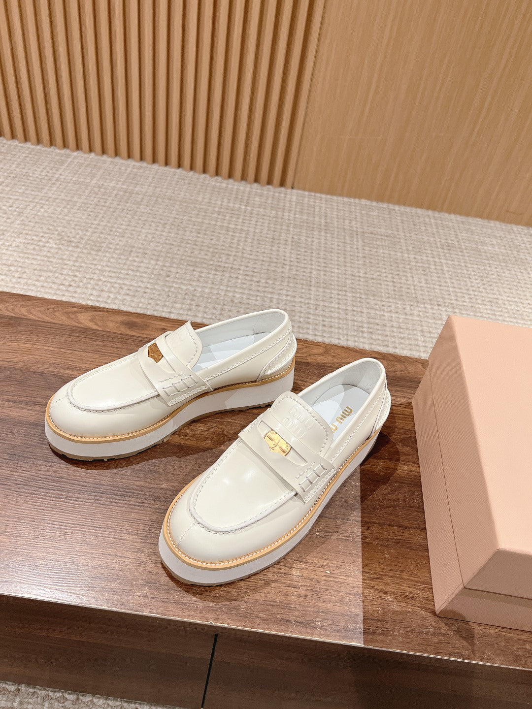 穆M家-2024 厚底樂福鞋 米色
