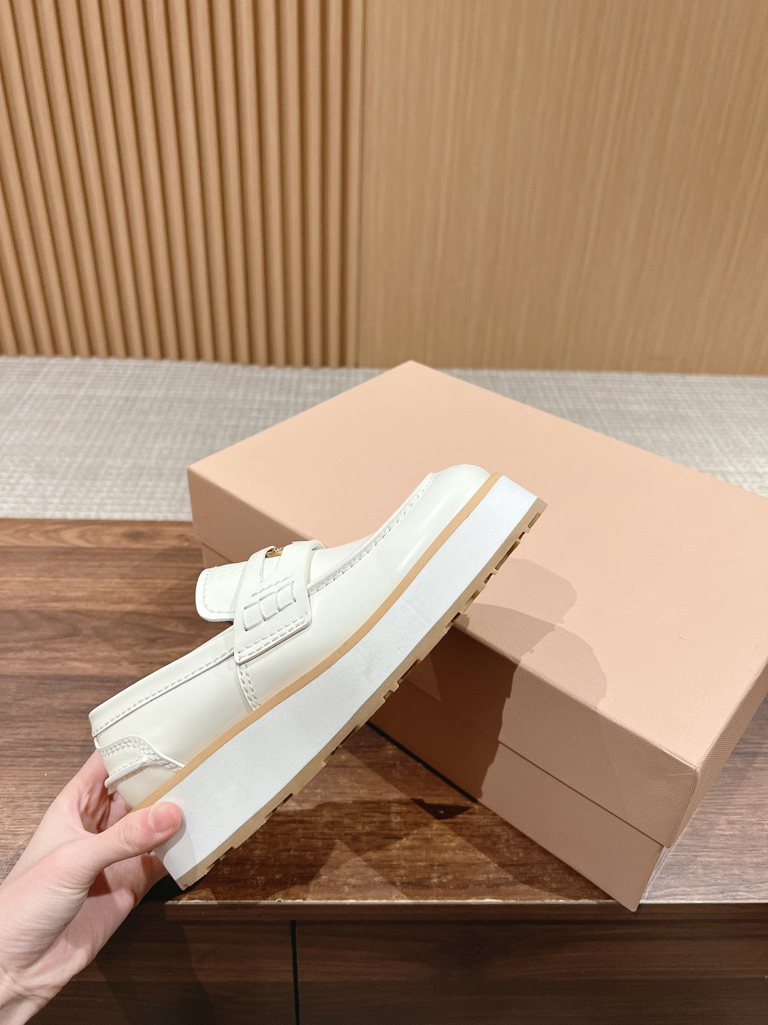 穆M家-2024 厚底樂福鞋 米色