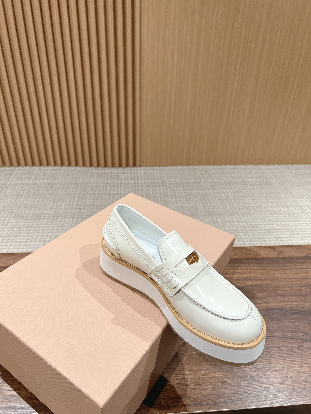 穆M家-2024 厚底樂福鞋 米色