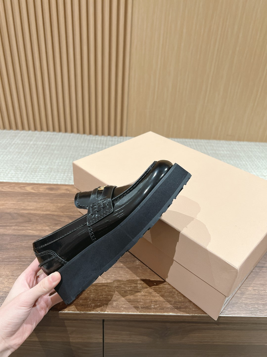 穆M家-2024 厚底樂福鞋 黑色