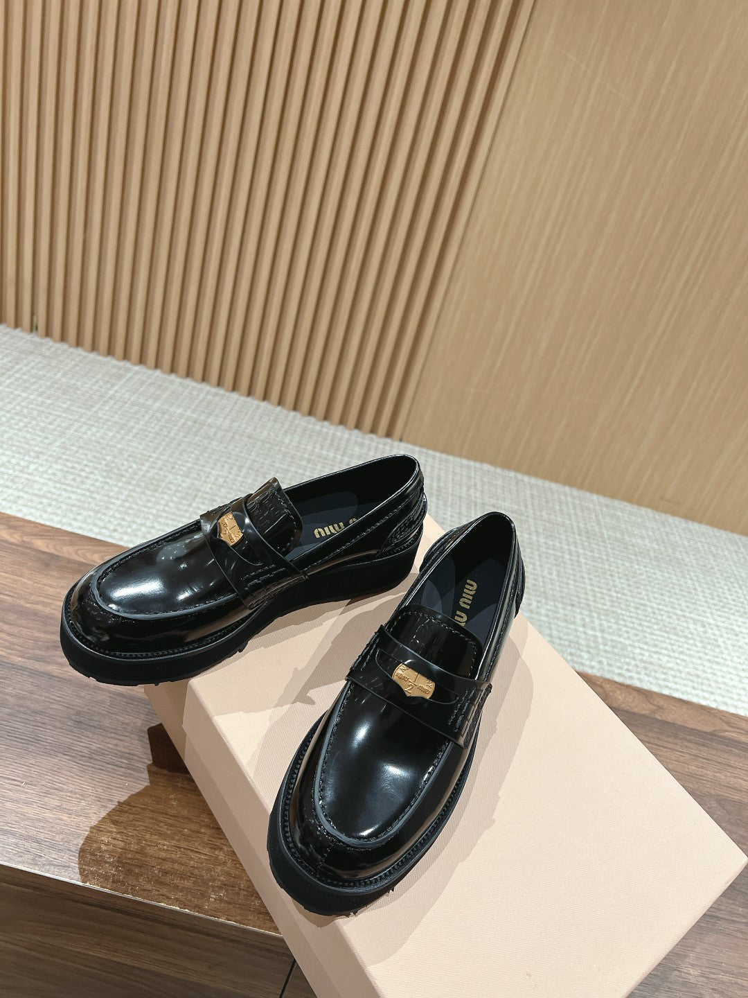 穆M家-2024 厚底樂福鞋 黑色