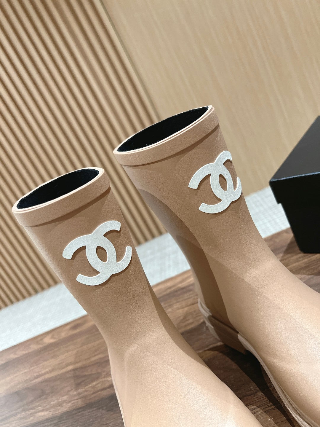 小香家-LOGO短筒雨靴 卡其色