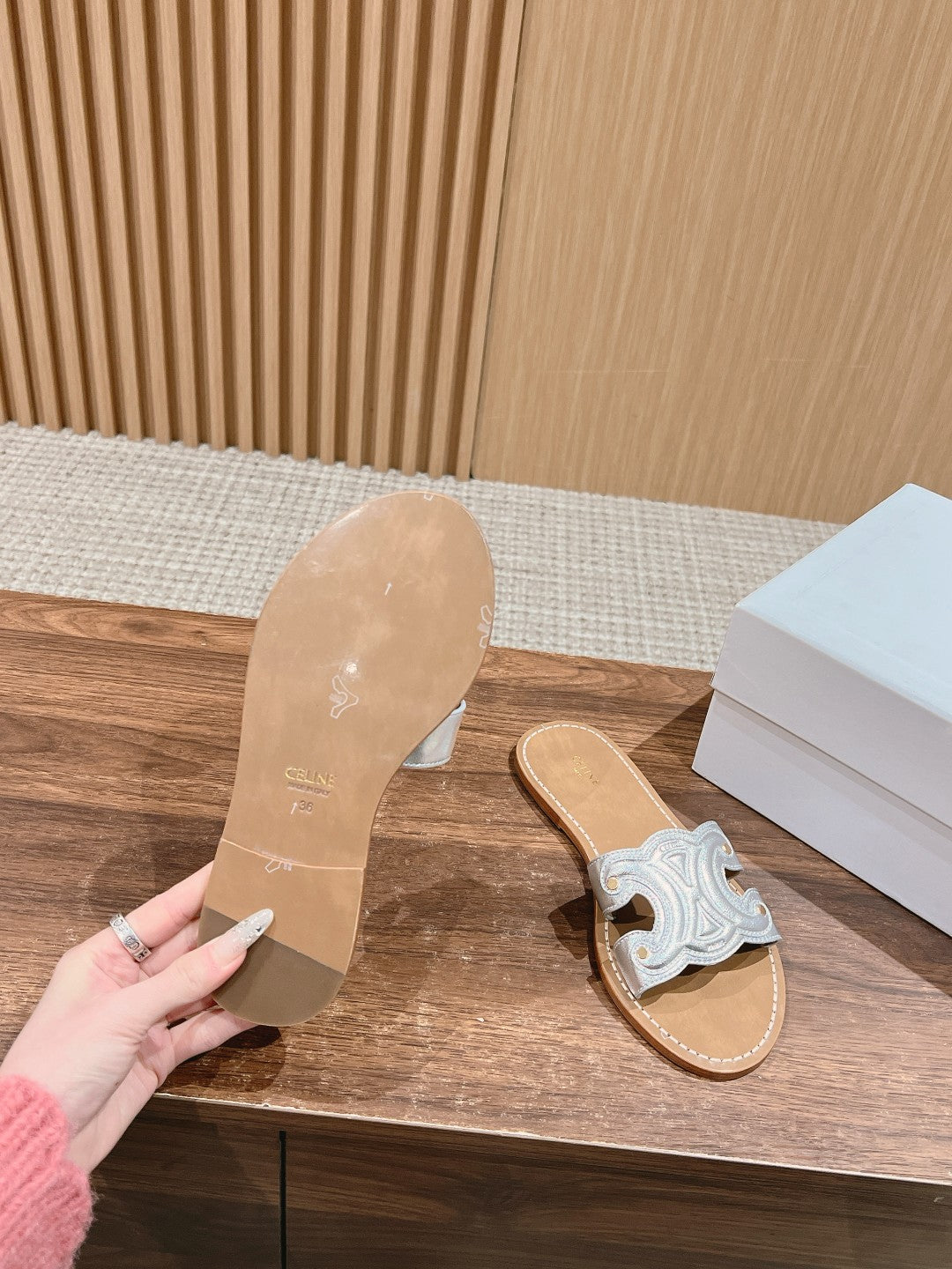 賽C家-純皮凱旋門拖鞋 銀色
