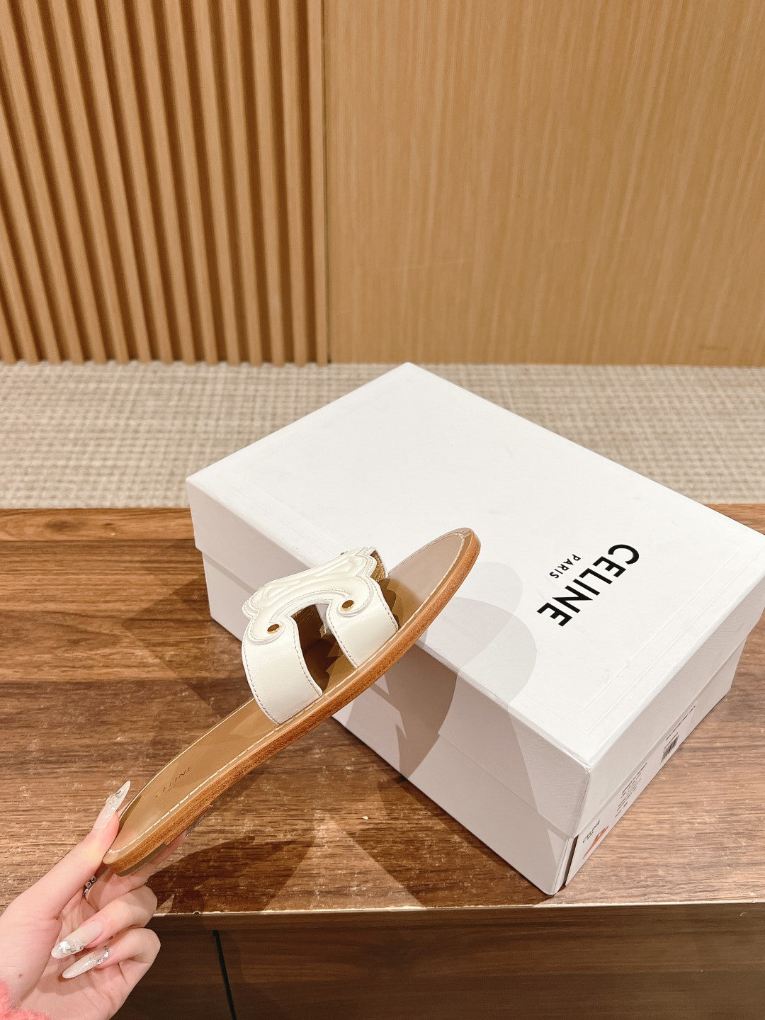 賽C家-純皮凱旋門拖鞋 白色