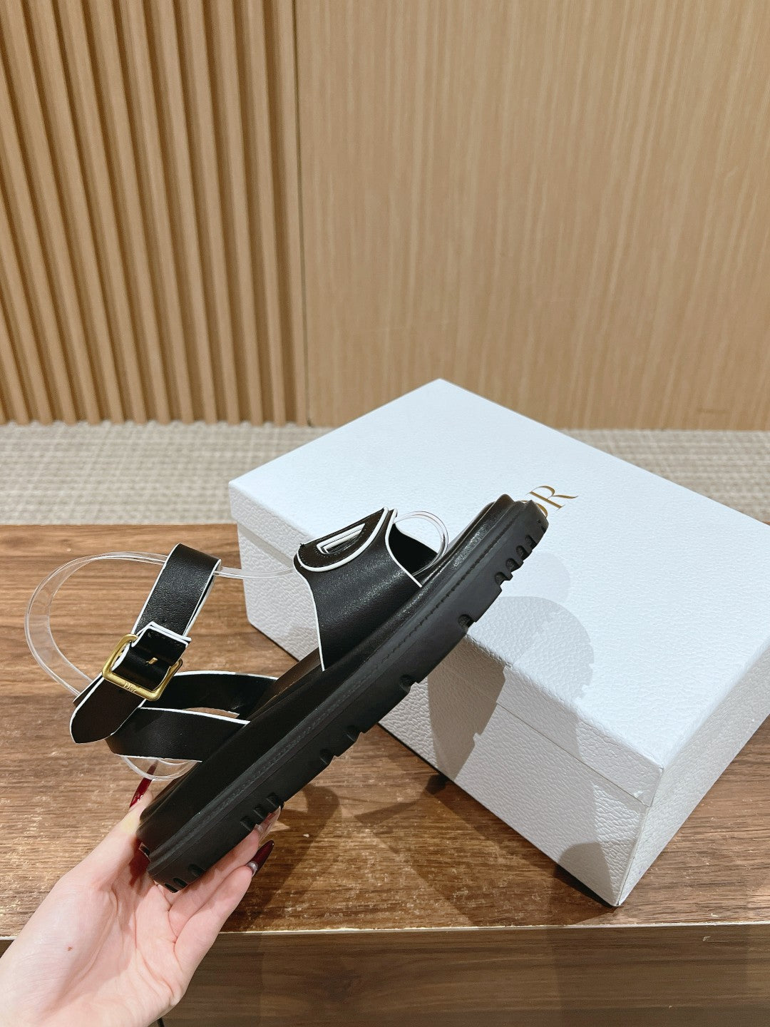 迪D家-豬鼻子涼鞋 黑白配色