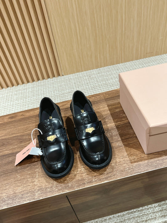 穆M家-金幣粗跟樂福鞋6CM 黑色