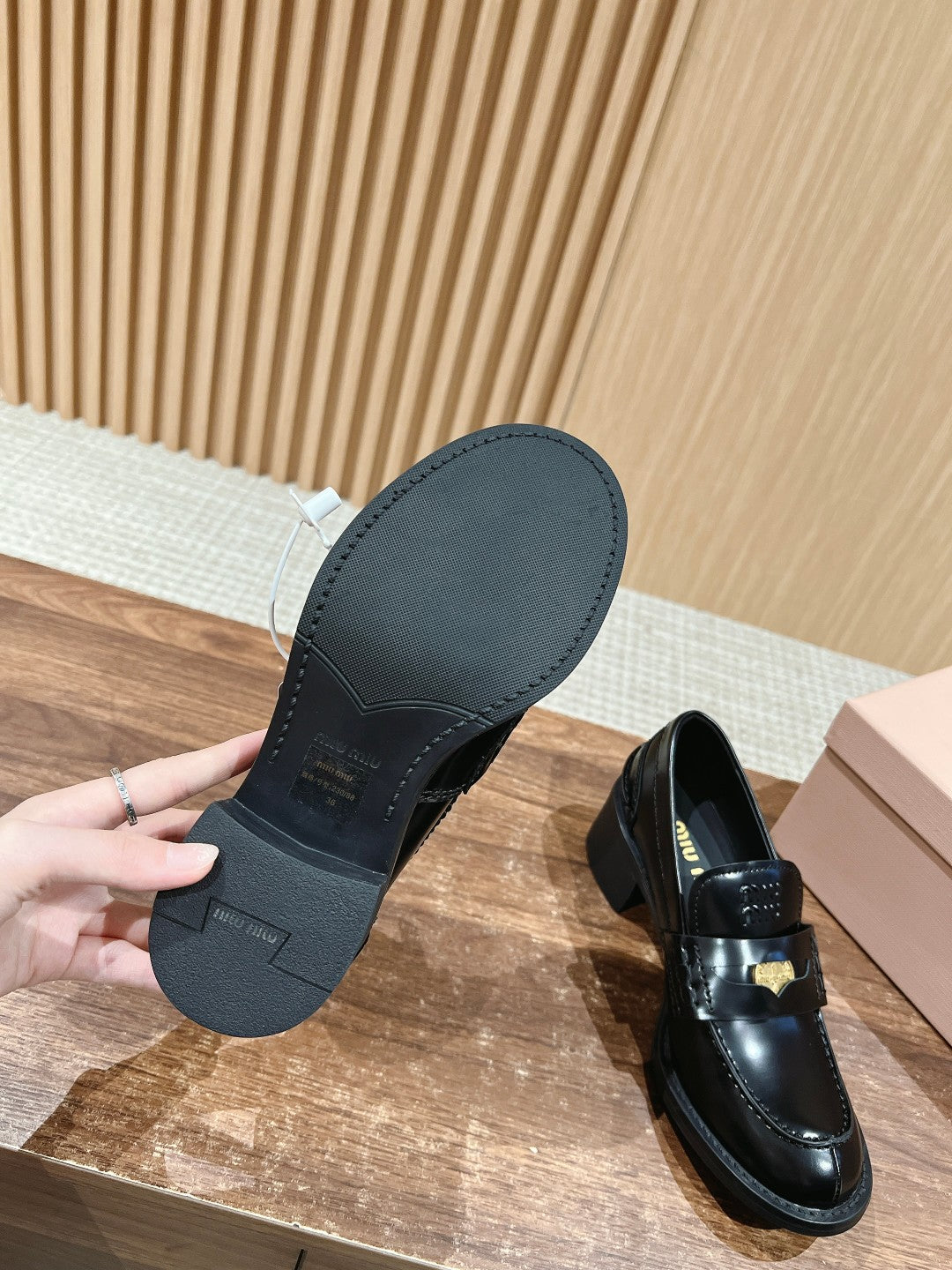 穆M家-金幣粗跟樂福鞋6CM 黑色