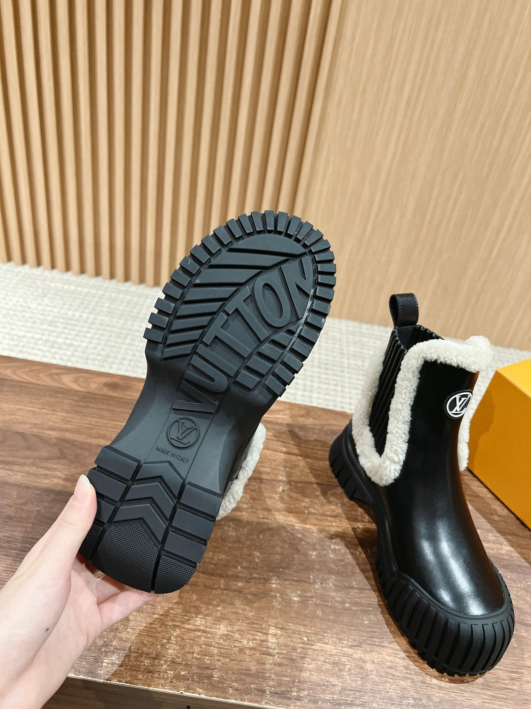 路L家-羊毛厚底短靴 皮面黑色