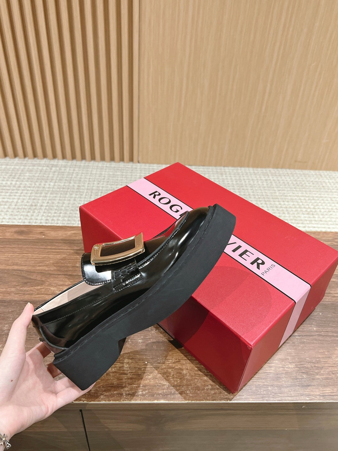 RV 方扣樂福鞋