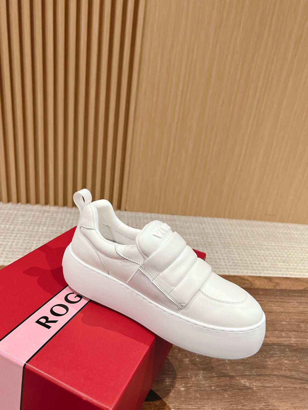 RV 雲朵𝐏𝐮𝐟𝐟休閒鞋 白色