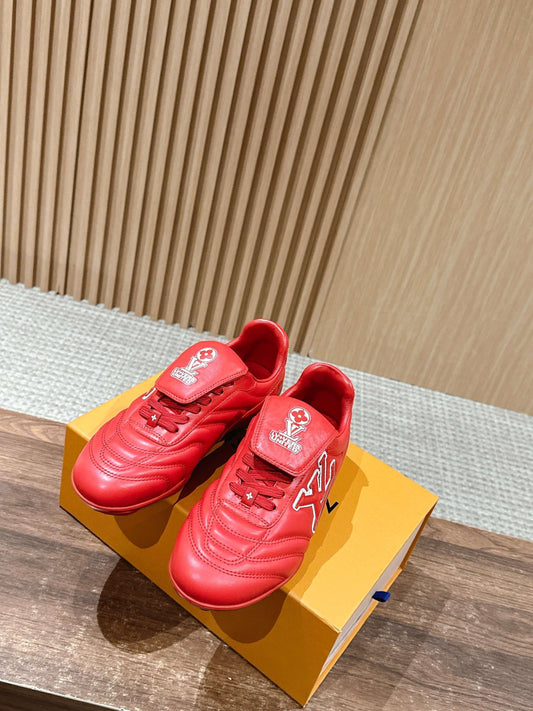 路L家-2025春夏 情侶款足球鞋 紅色