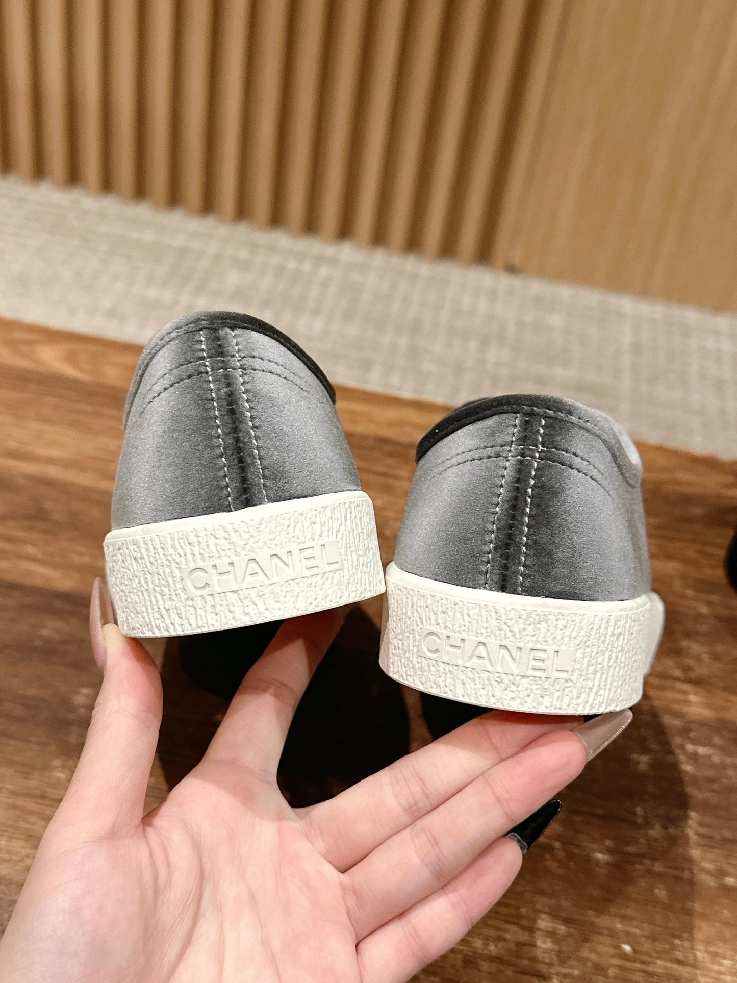 小香家-絨布休閒小白鞋 灰黑