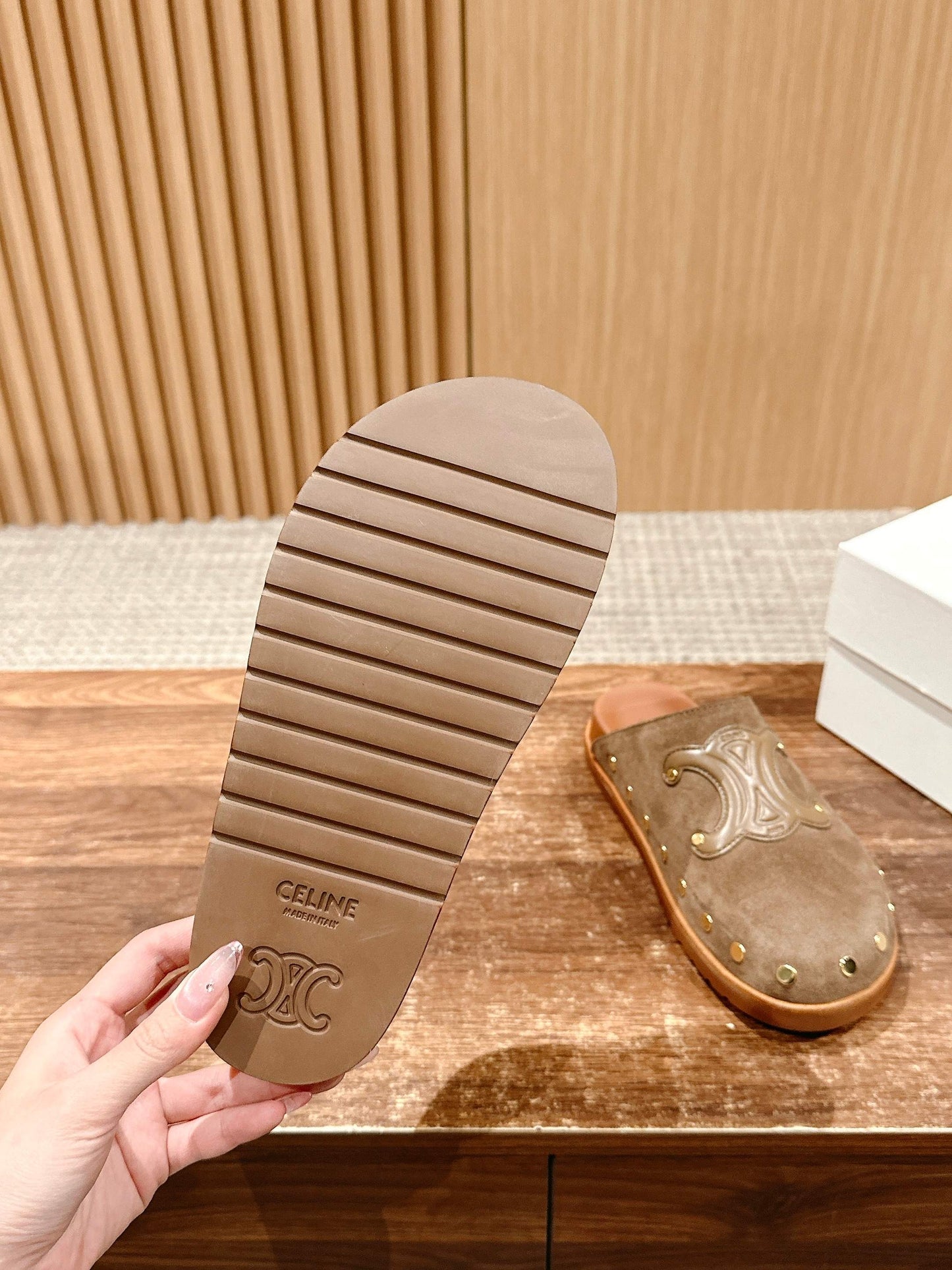 賽C家-𝟮𝟬𝟮𝟱凱旋門博肯拖鞋 咖色