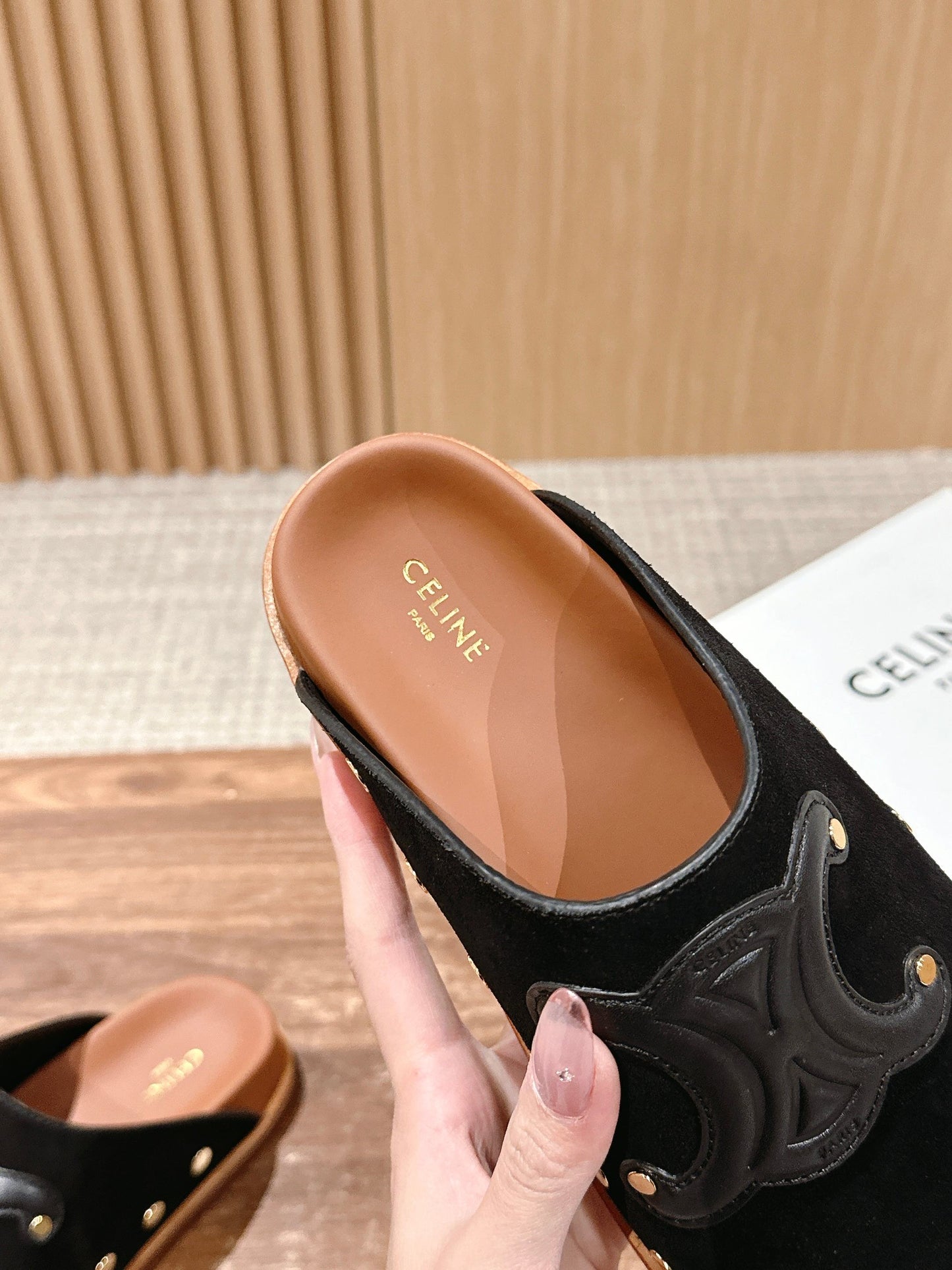 賽C家-𝟮𝟬𝟮𝟱凱旋門博肯拖鞋 黑色