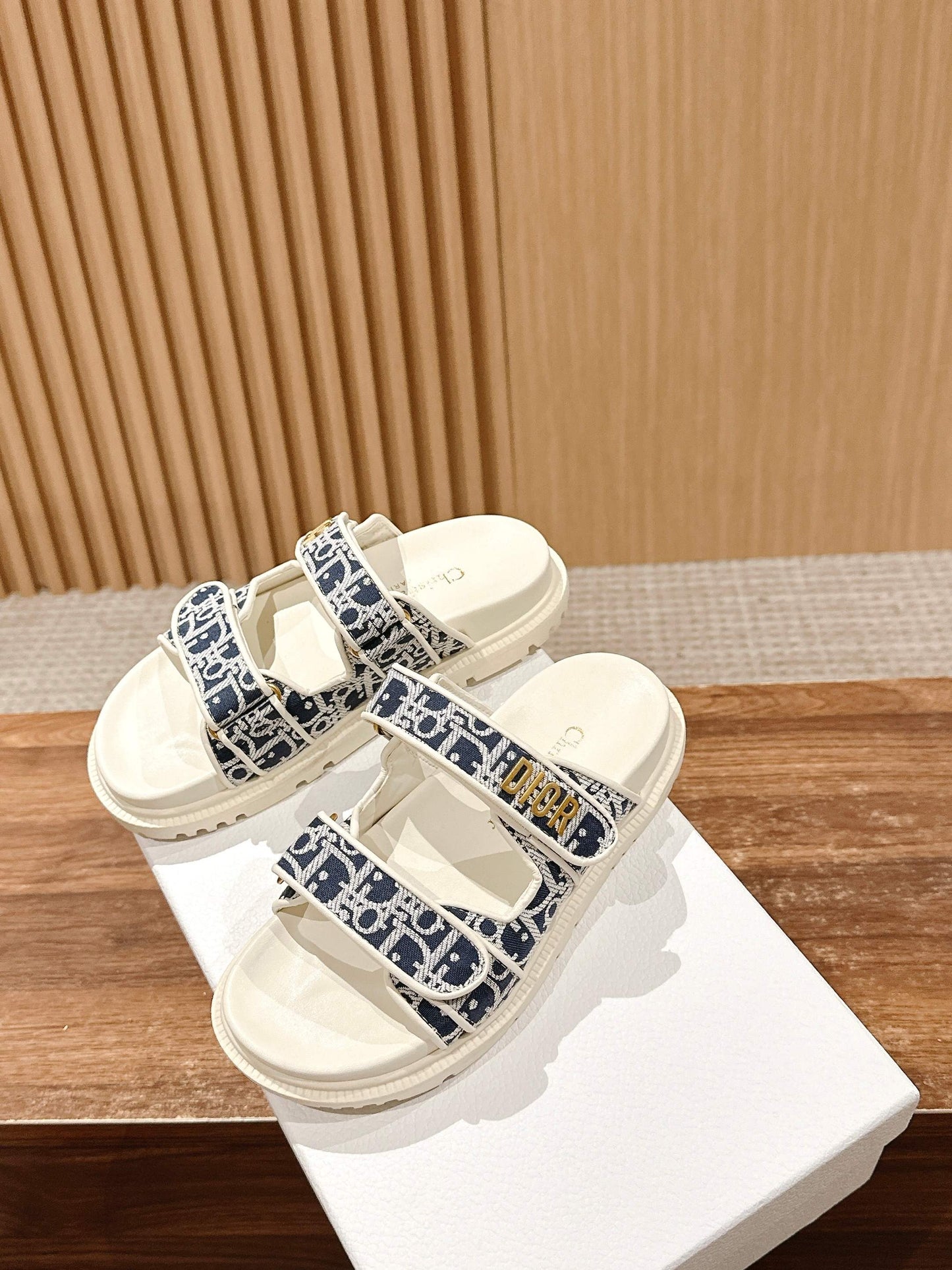迪D家-魔鬼氈拖鞋 深藍刺繡