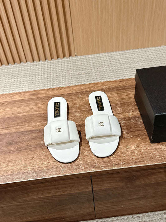 小香家-雙C麵包拖鞋 白色
