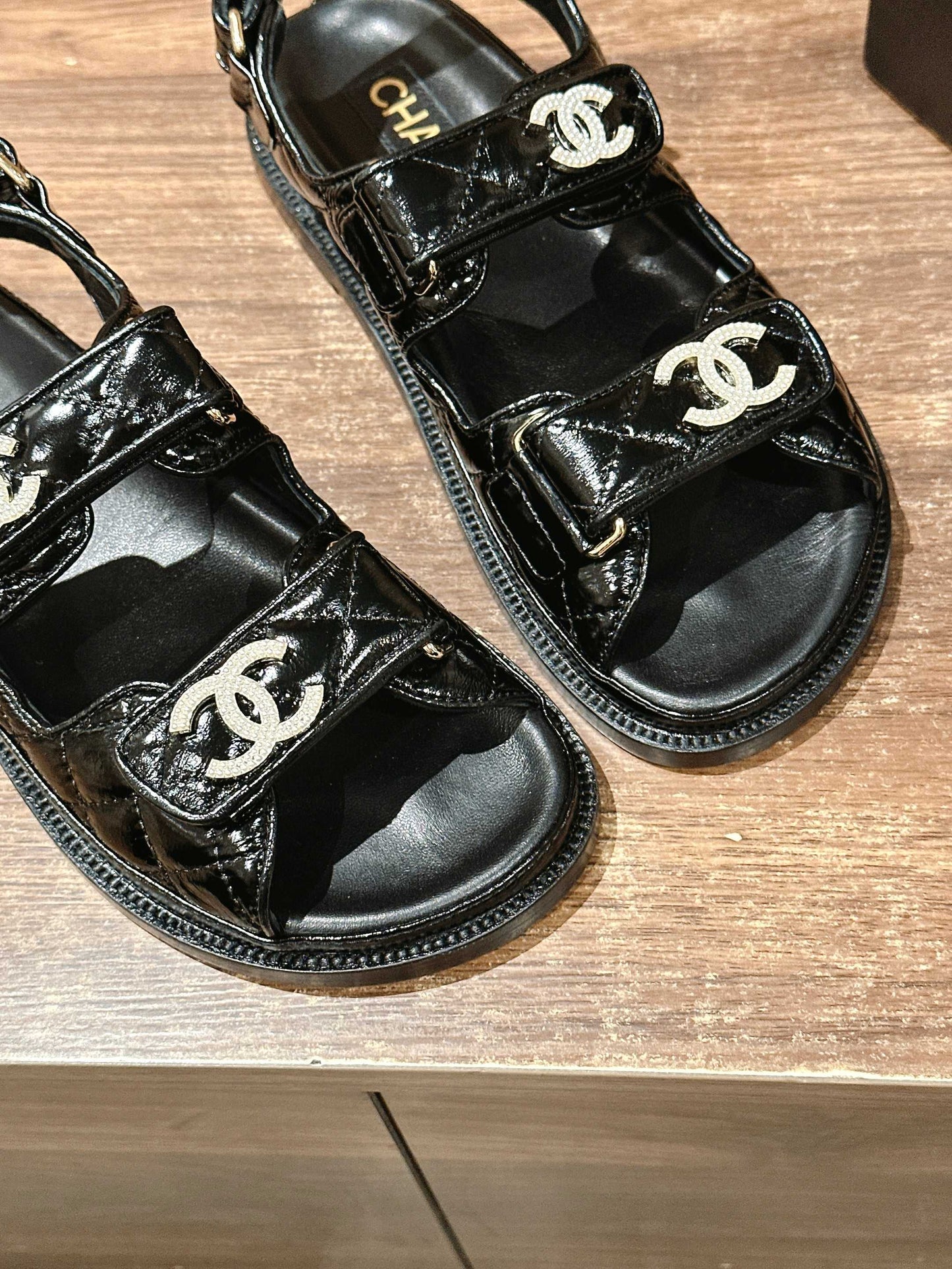 小香家-雙C魔術貼拖鞋 黑色