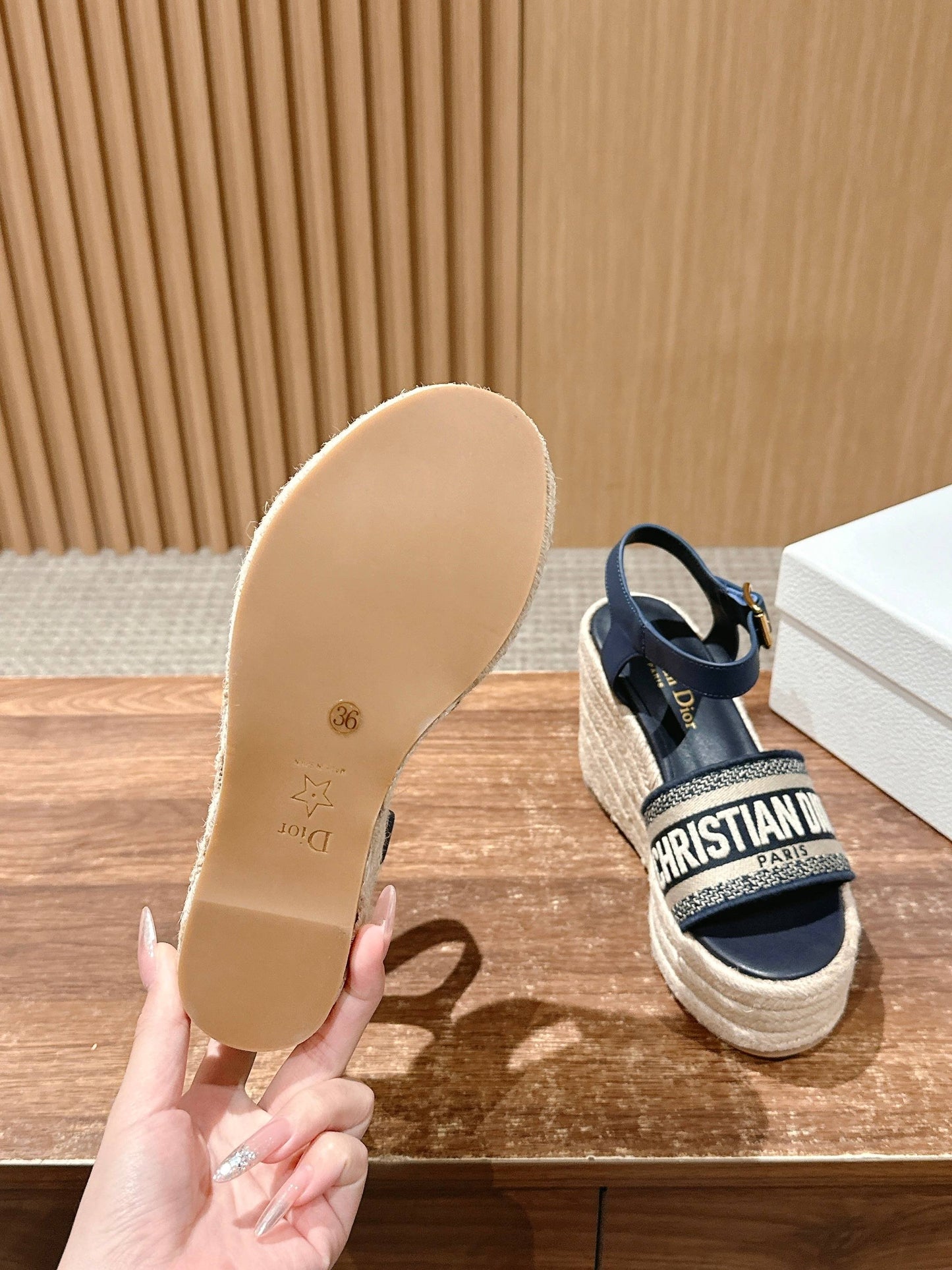 迪D家-𝐂𝐡𝐫𝐢𝐬𝐭𝐢𝐚𝐧 麻繩厚底 涼鞋 深藍色