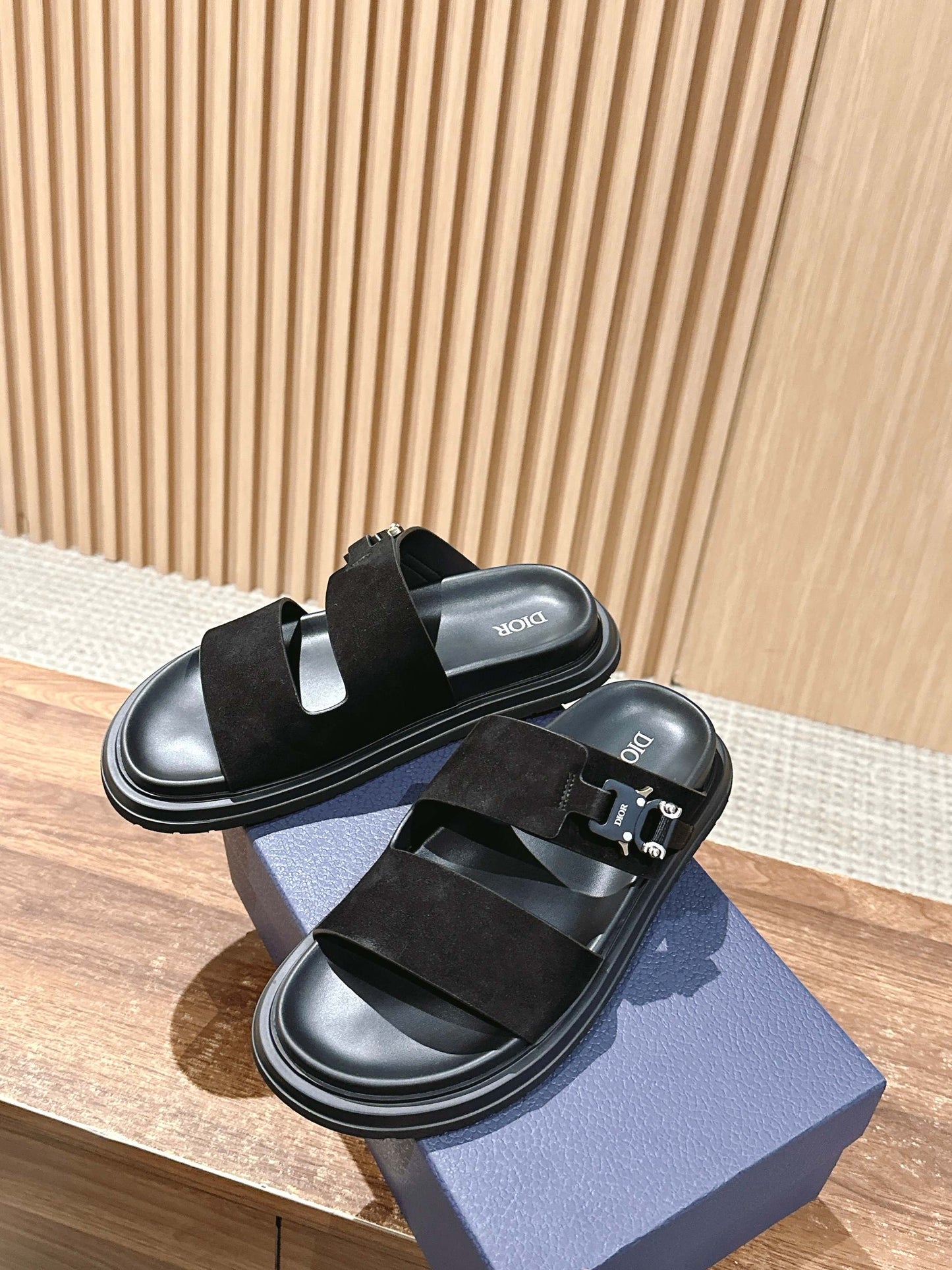 迪D家-絨面搭扣拖鞋 男款鞋子 黑色