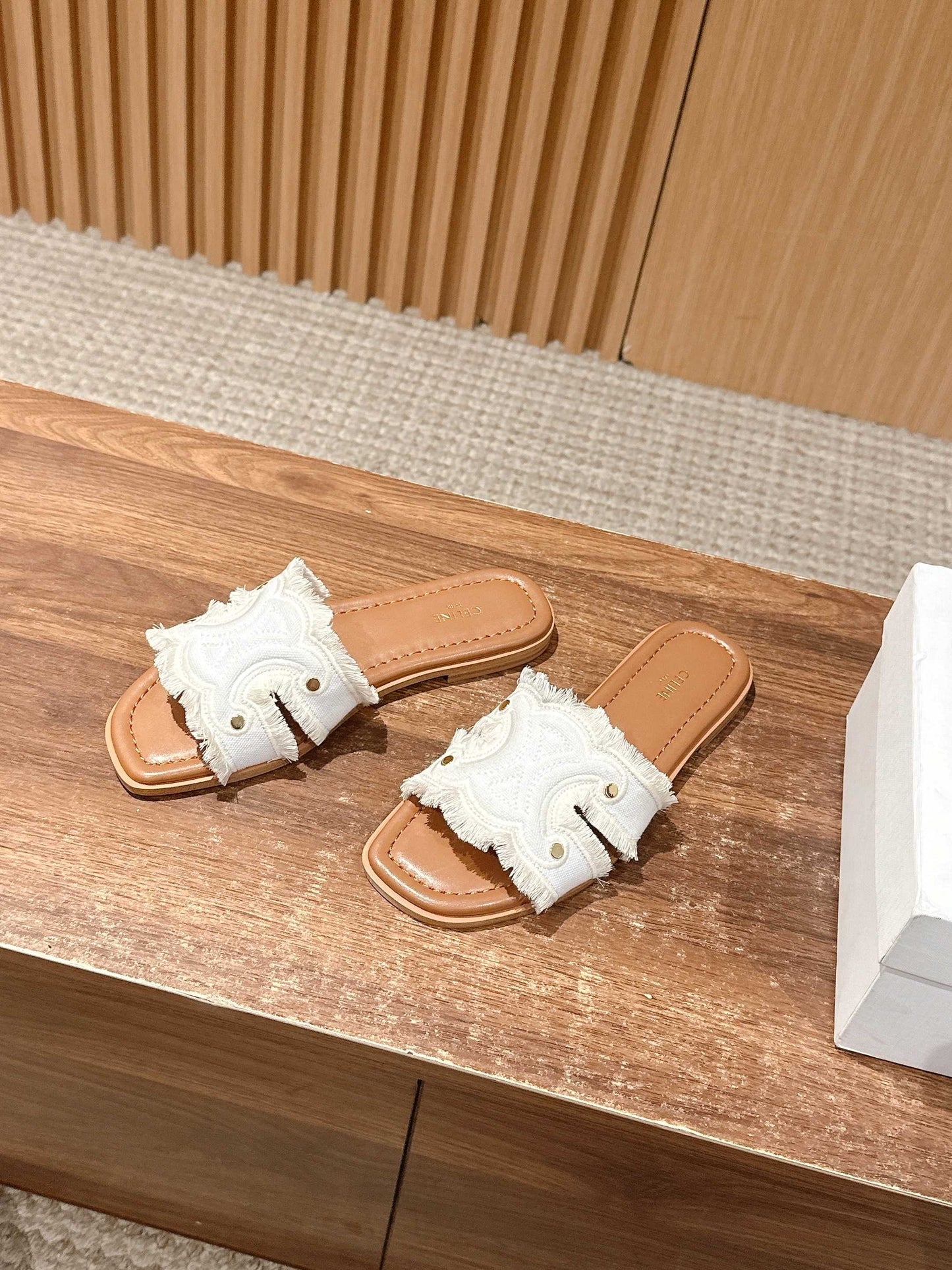 賽C家-新款凱旋門丹寧牛仔拖鞋 白色