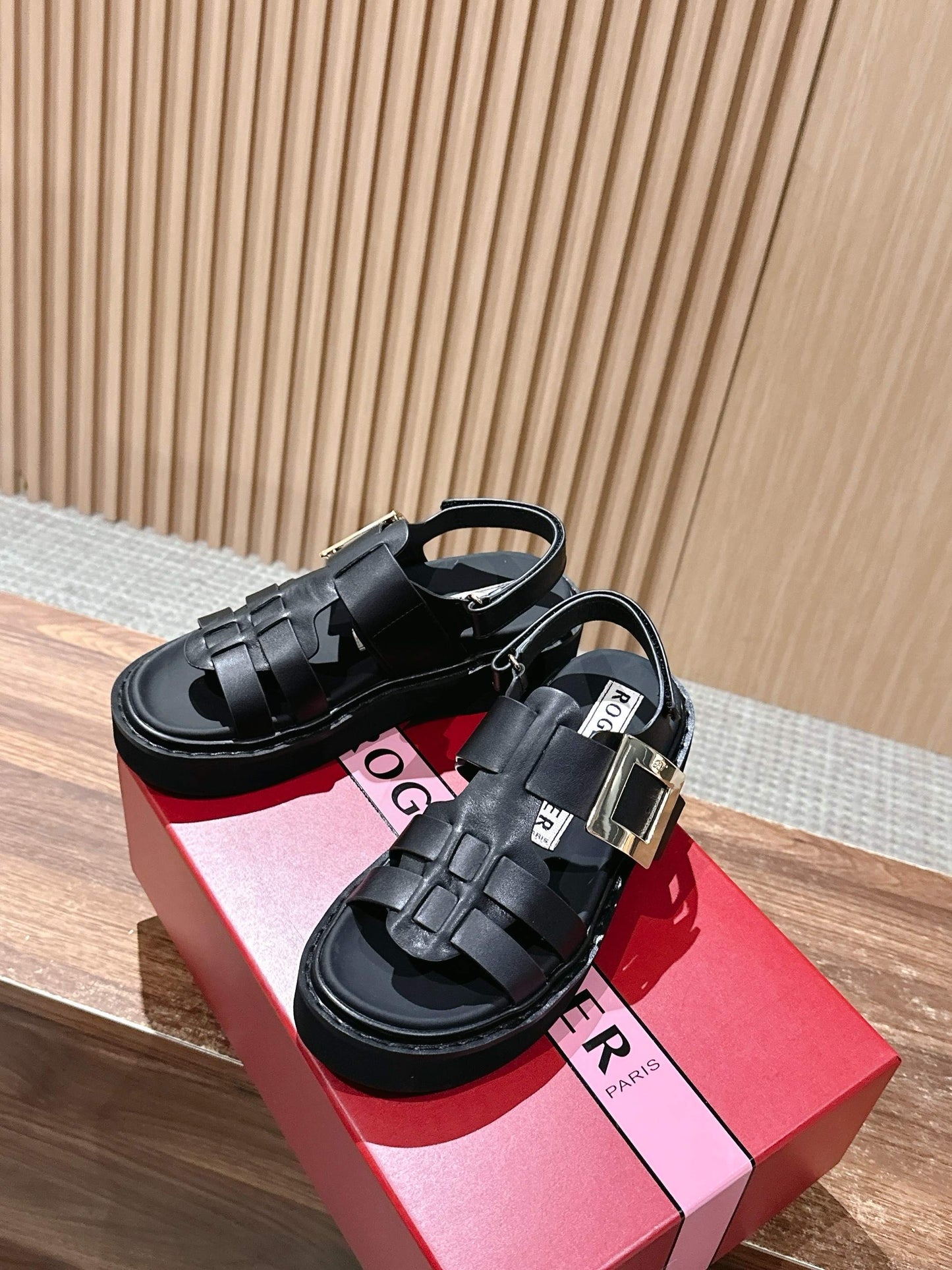R方扣頭-羅馬涼鞋 金屬扣