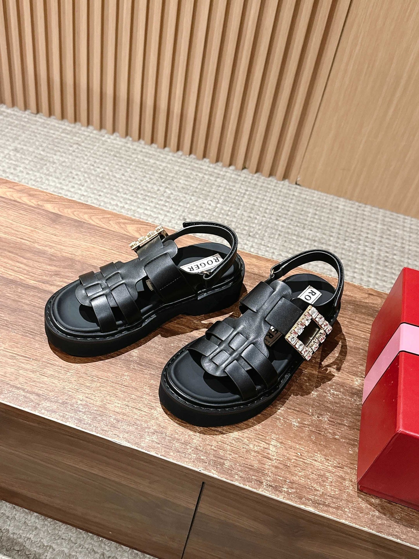 RV 羅馬涼鞋 黑色