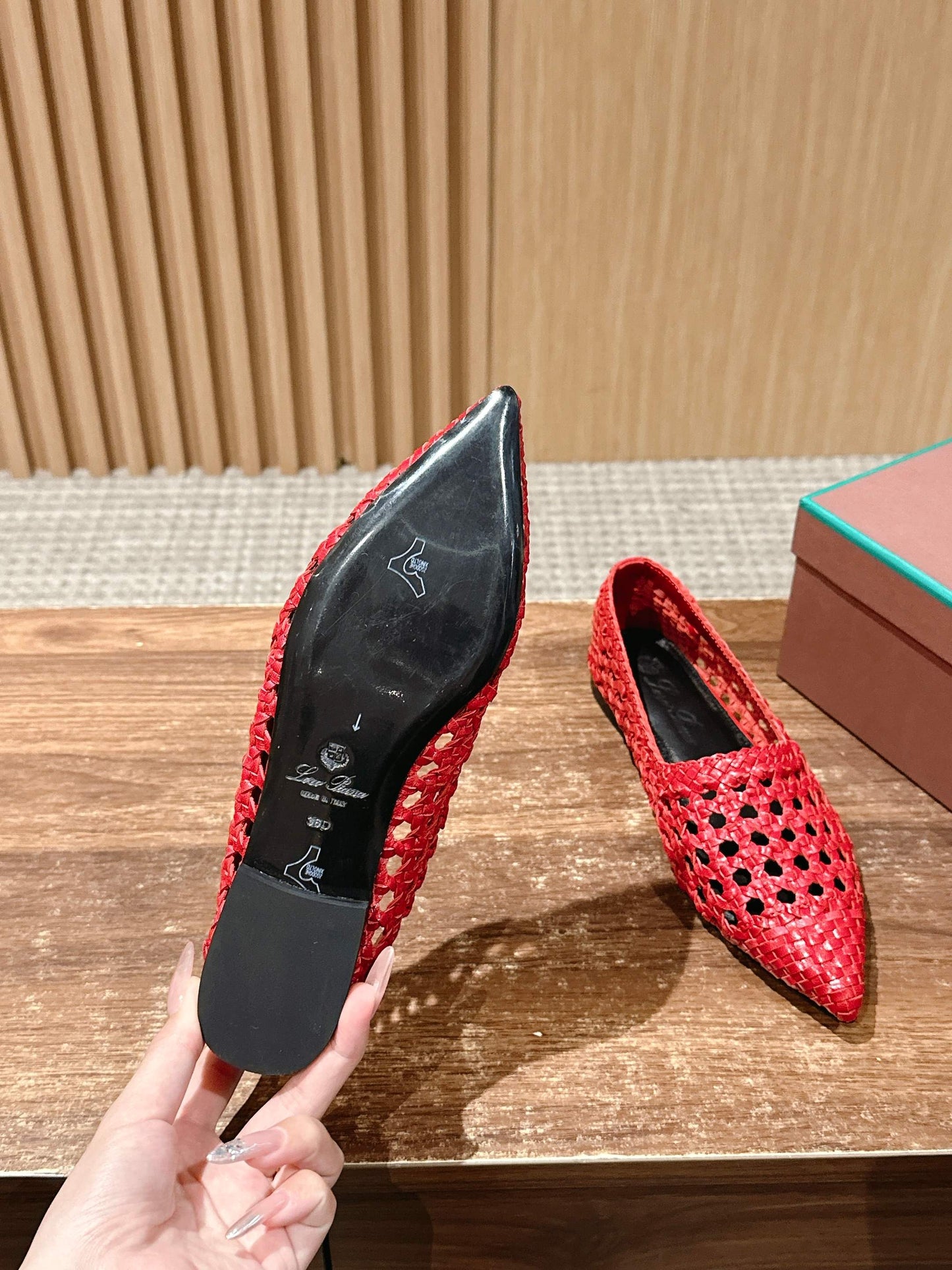 L-Piana-2025春夏新款 牛皮手工編織鏤空樂福鞋 紅色