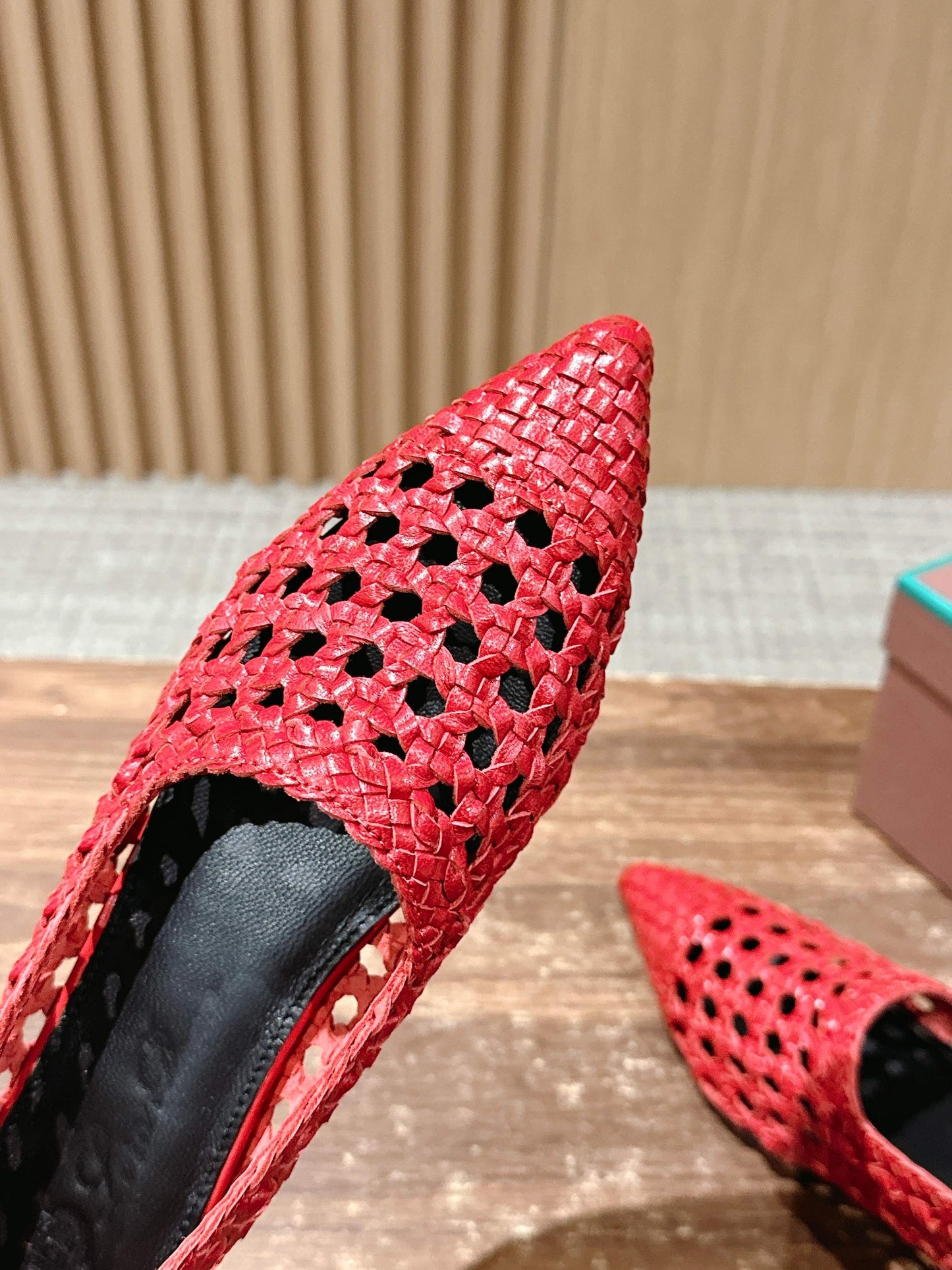 L-Piana-2025春夏新款 牛皮手工編織鏤空樂福鞋 紅色