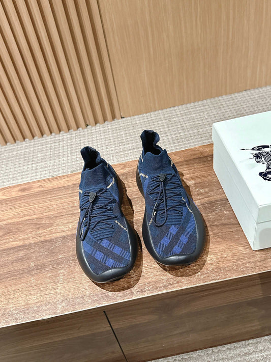 巴B家-3D彈性飛織繫帶休閒板鞋 男款鞋子 藍色