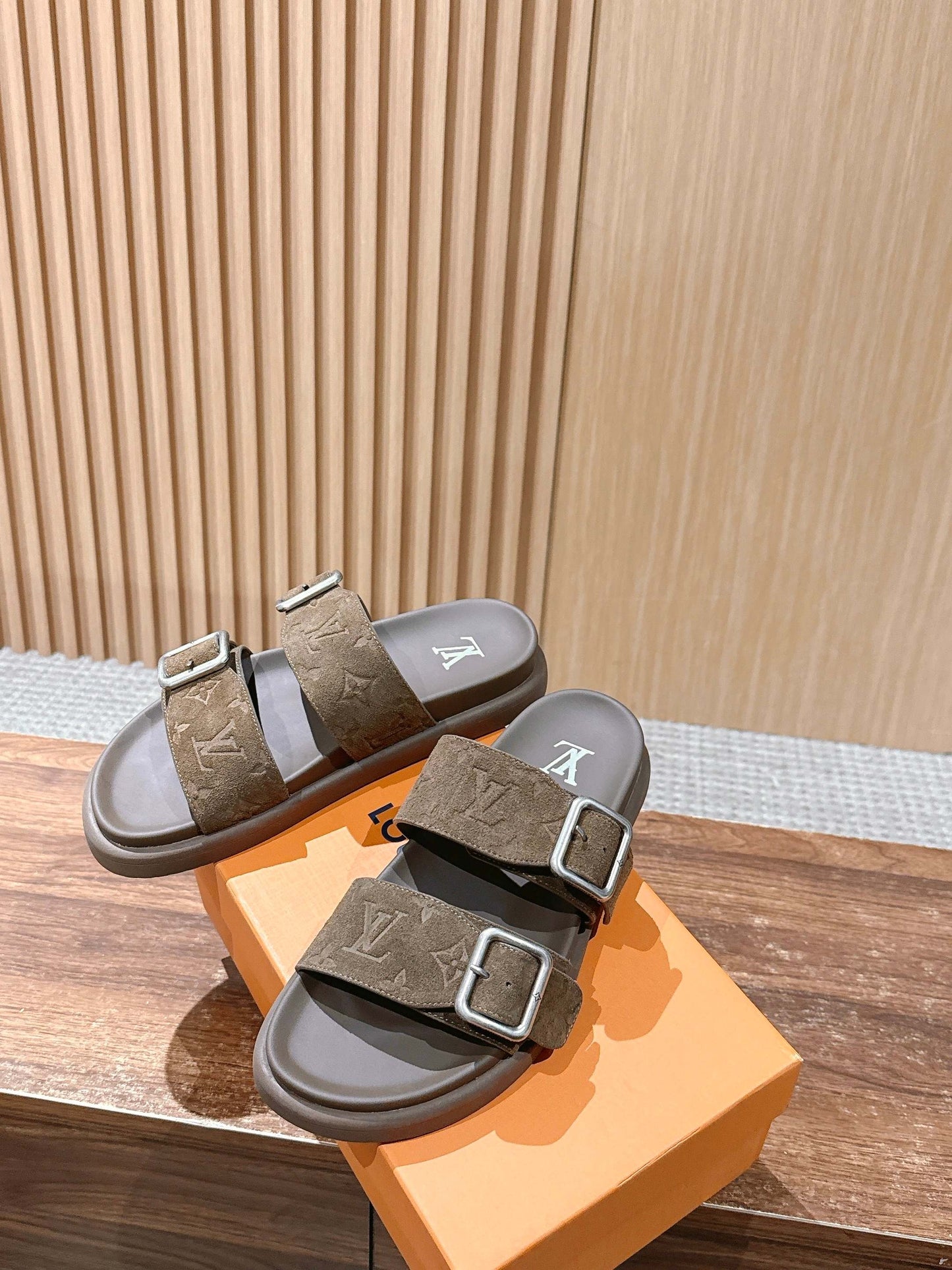 路L家-休閒拖鞋 男款鞋子 麂皮淺咖色