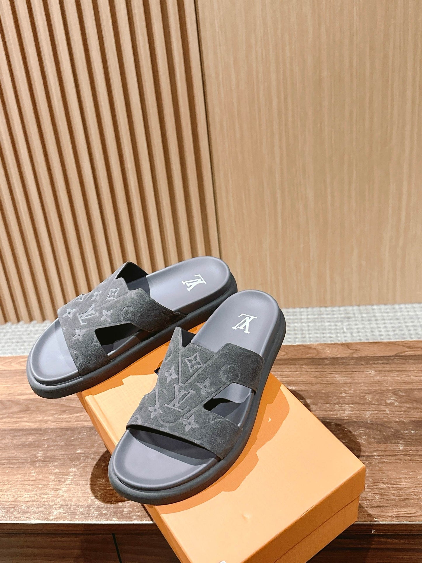 路L家-休閒沙灘拖鞋 男款鞋子 灰色
