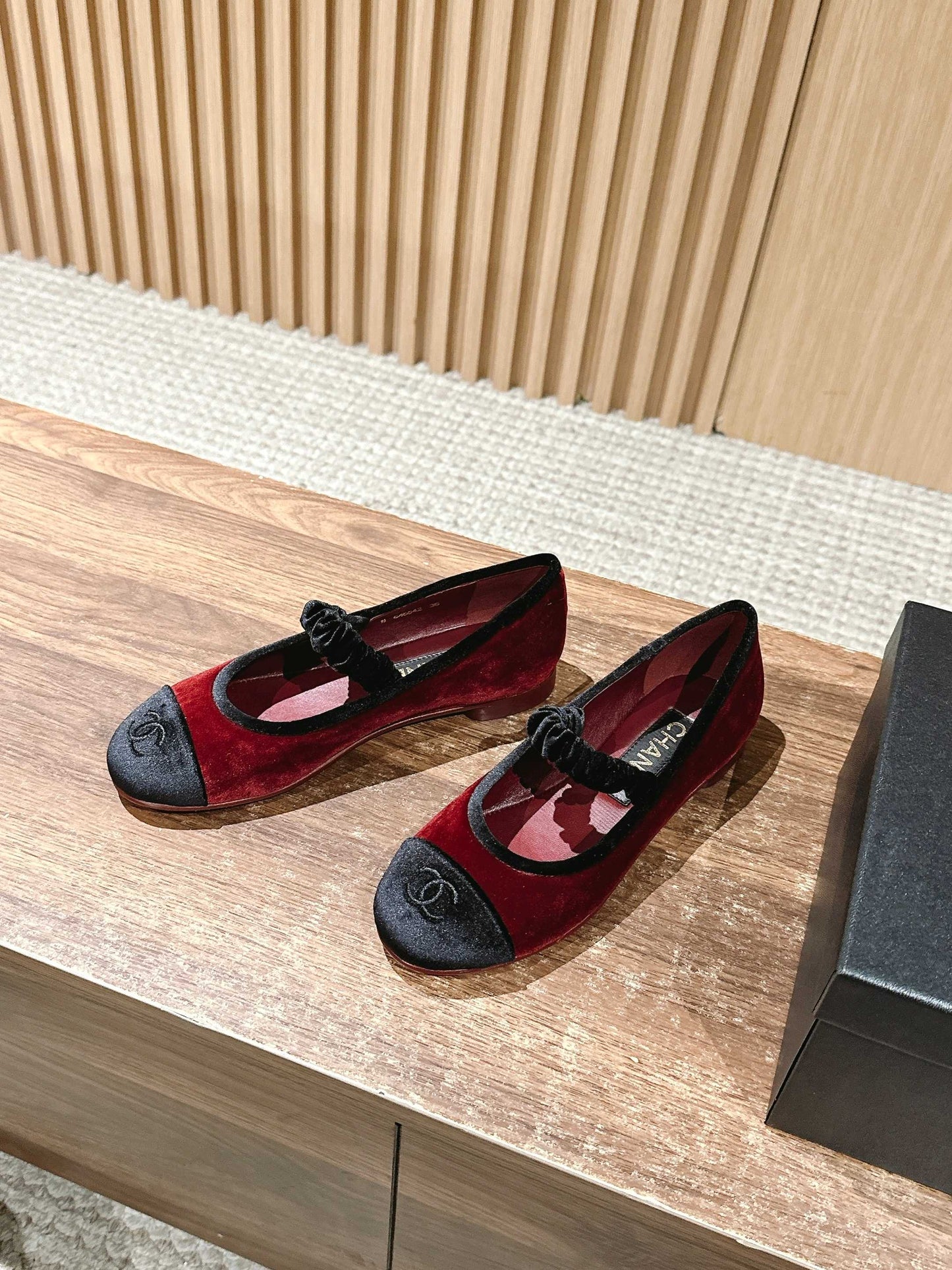小香家-2025春夏新款 瑪莉珍鞋 絨面紅色