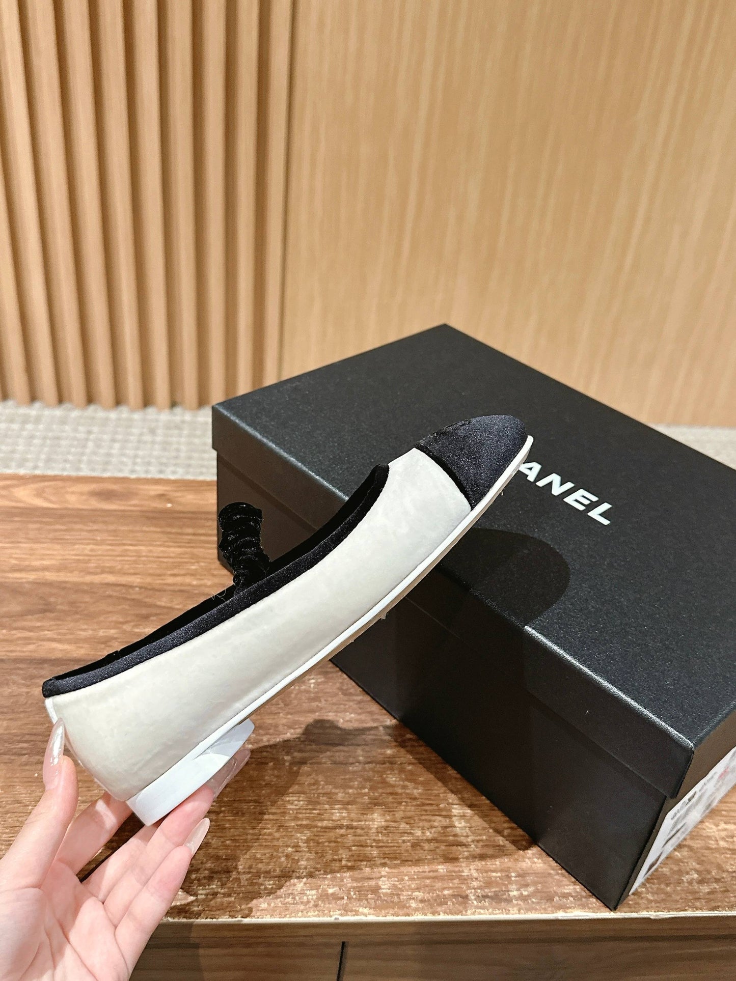 小香家- 𝟮𝟬𝟮𝟱 彈性橡筋瑪麗珍鞋 絨面白色