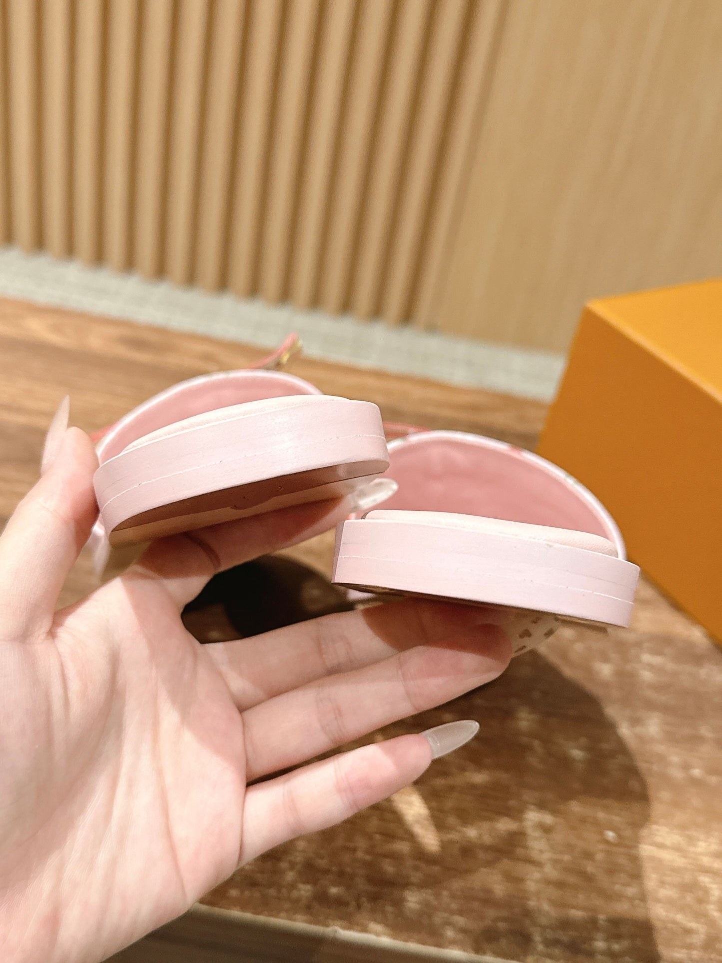 路L家-櫻桃鞋面 櫻桃掛飾平底拖鞋 粉色