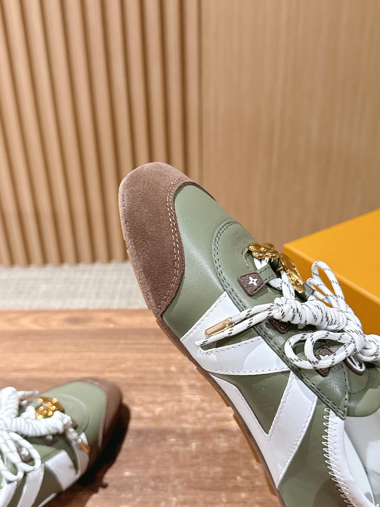 路L家-𝐒𝐧𝐞𝐚𝐤𝐞𝐫𝐢𝐧𝐚 驢牌運動鞋 墨綠色