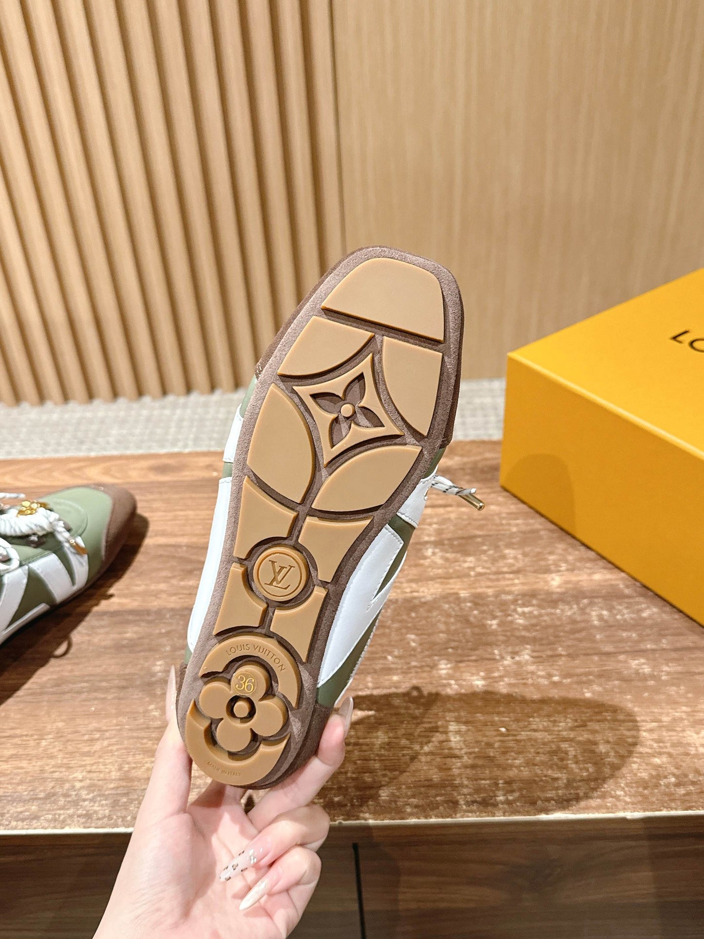 路L家-𝐒𝐧𝐞𝐚𝐤𝐞𝐫𝐢𝐧𝐚 驢牌運動鞋 墨綠色