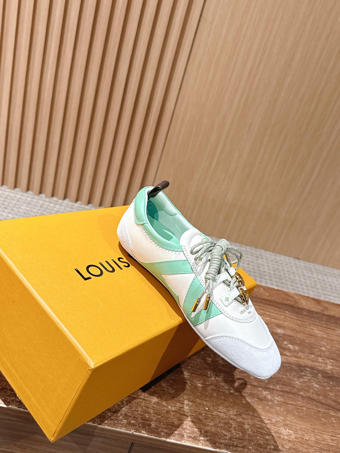 路L家-𝐒𝐧𝐞𝐚𝐤𝐞𝐫𝐢𝐧𝐚 驢牌運動鞋 果綠色