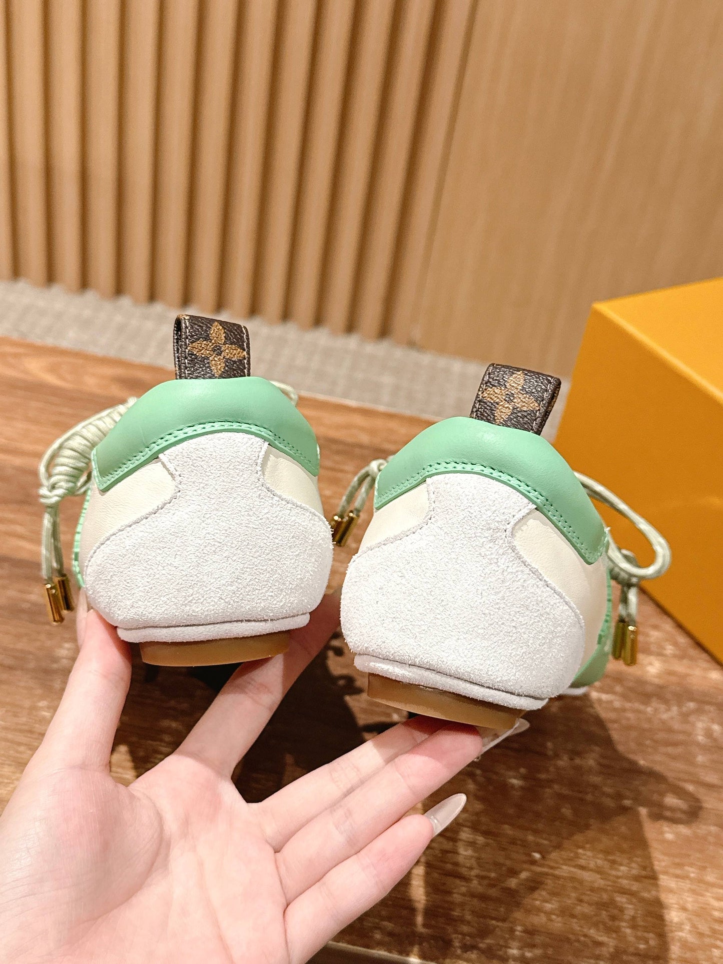 路L家-𝐒𝐧𝐞𝐚𝐤𝐞𝐫𝐢𝐧𝐚 驢牌運動鞋 果綠色