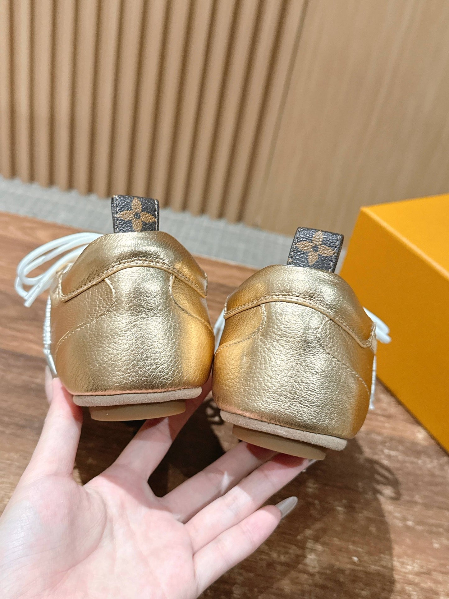 路L家-𝐒𝐧𝐞𝐚𝐤𝐞𝐫𝐢𝐧𝐚 驢牌運動鞋 金色